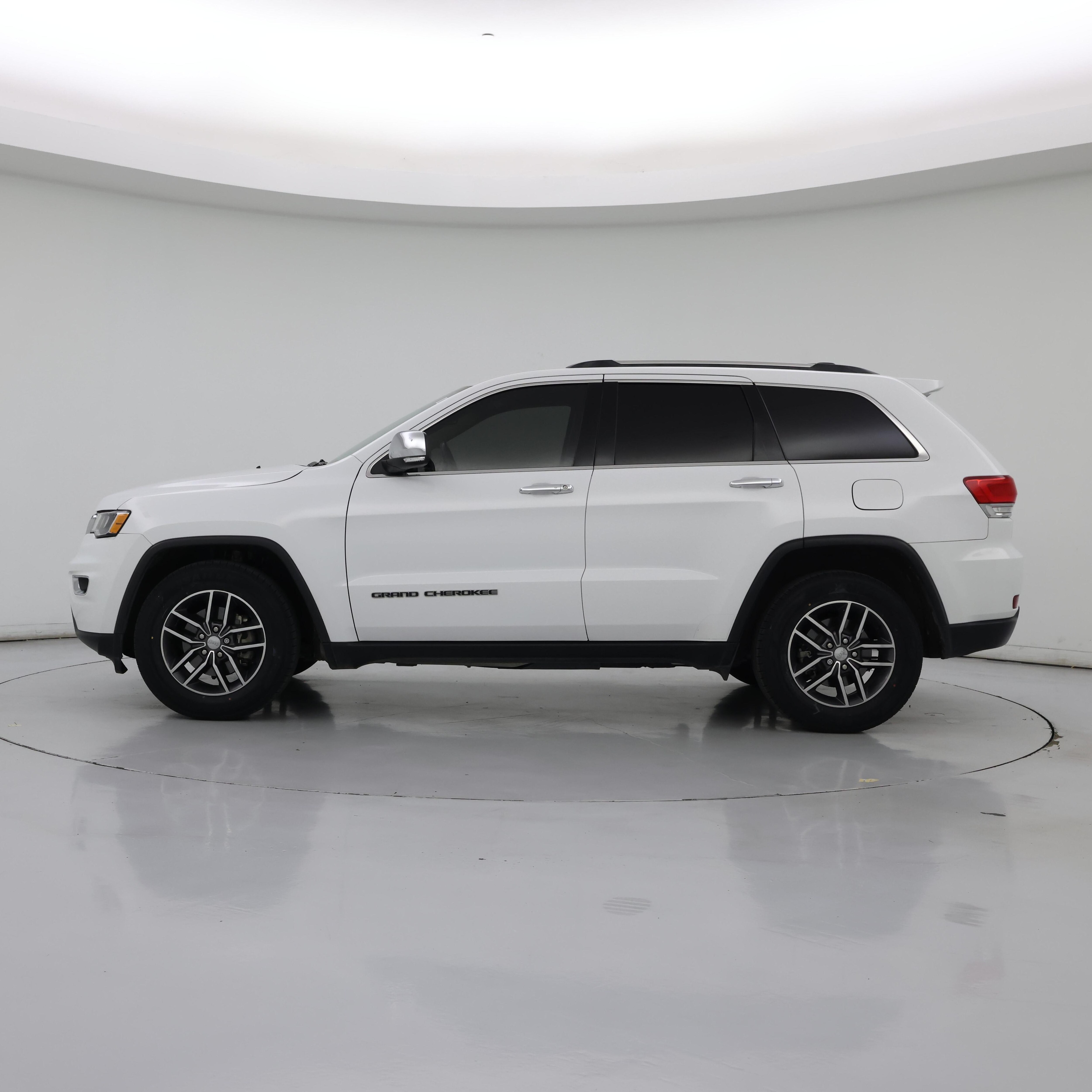 Thumbnail: 2018 Jeep Grand Cherokee - 3