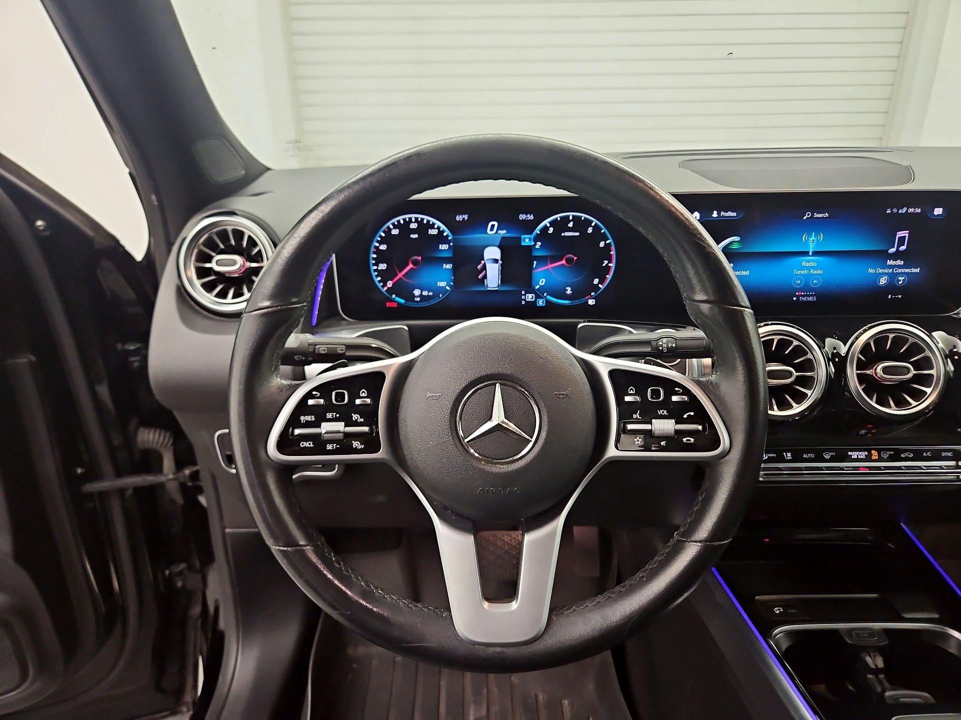 Thumbnail: 2020 Mercedes-Benz GLB - 10