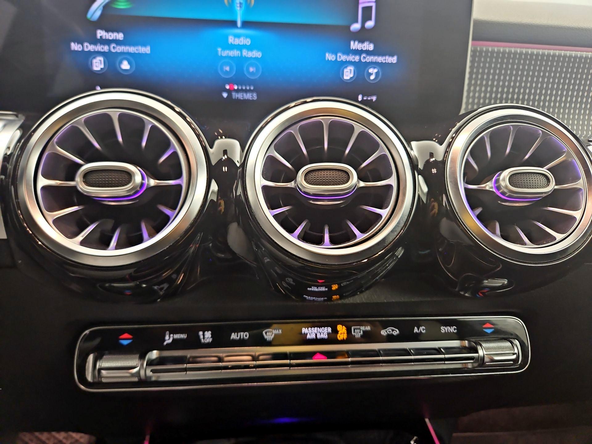 Thumbnail: 2020 Mercedes-Benz GLB - 14