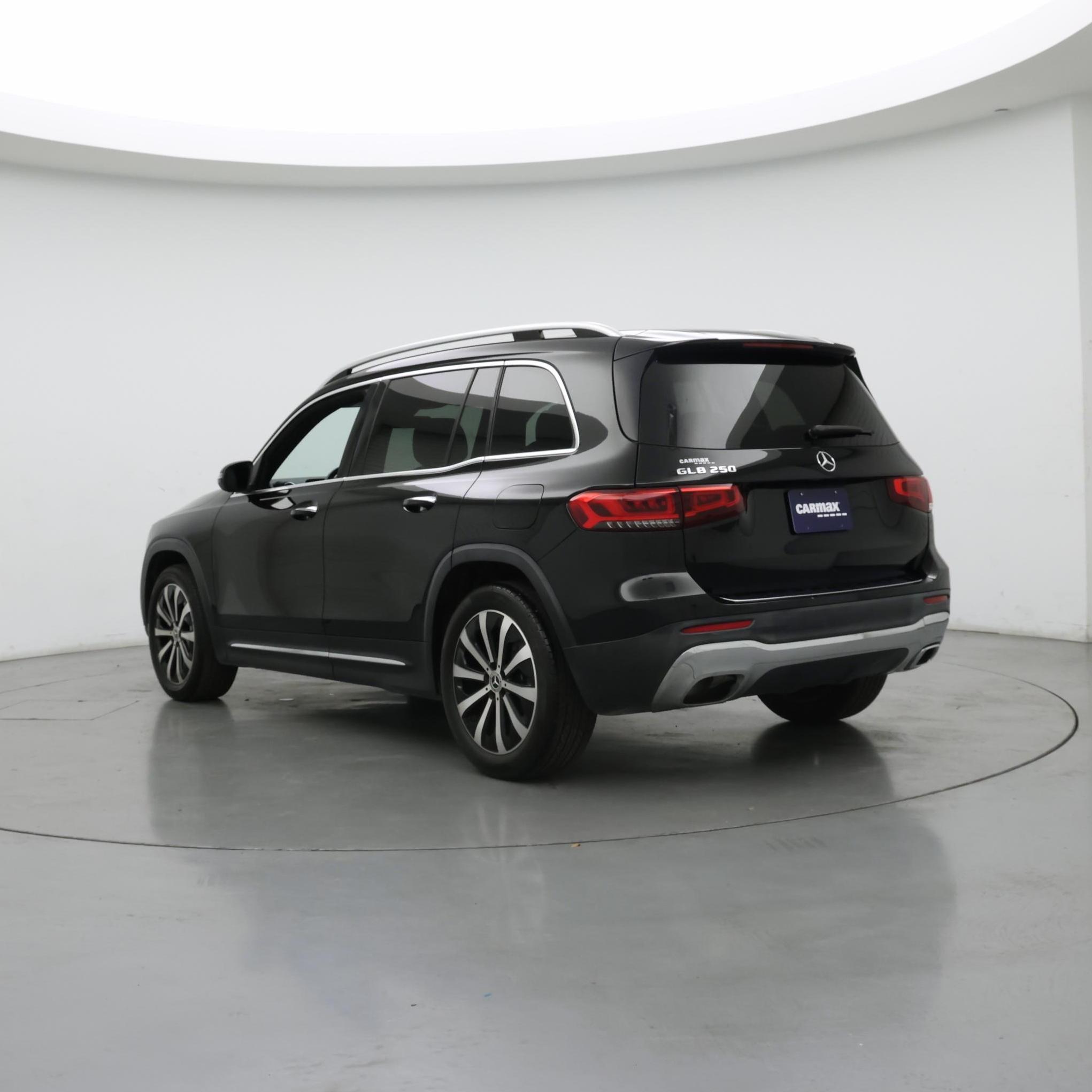 Thumbnail: 2020 Mercedes-Benz GLB - 2