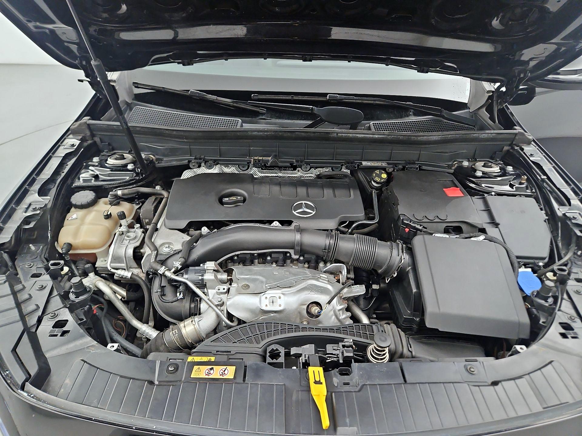 Thumbnail: 2020 Mercedes-Benz GLB - 19