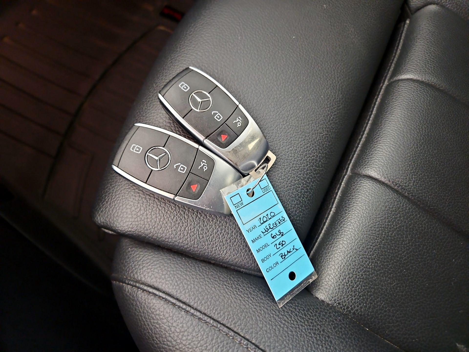 Thumbnail: 2020 Mercedes-Benz GLB - 20