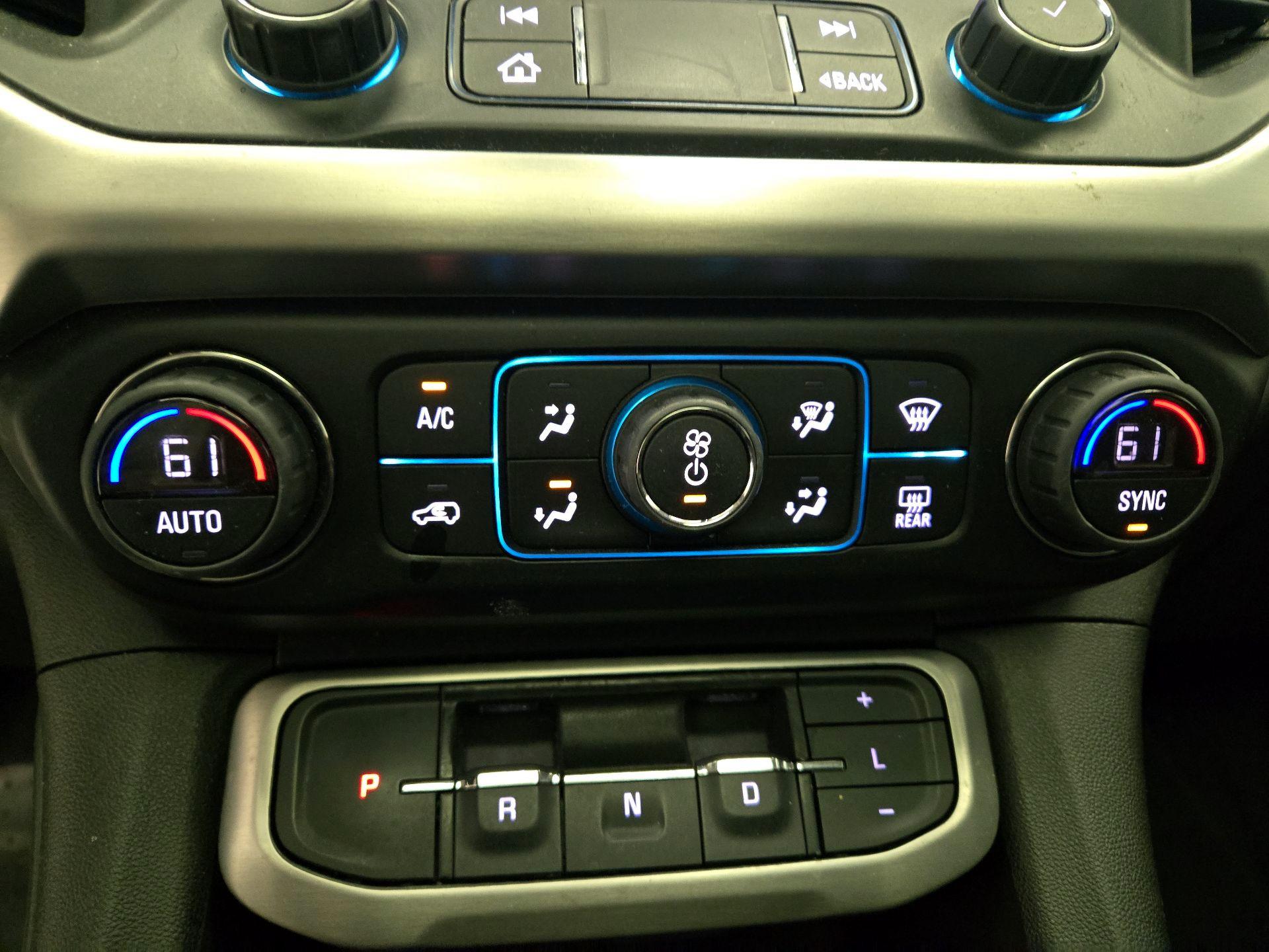 Thumbnail: 2022 GMC Acadia - 16