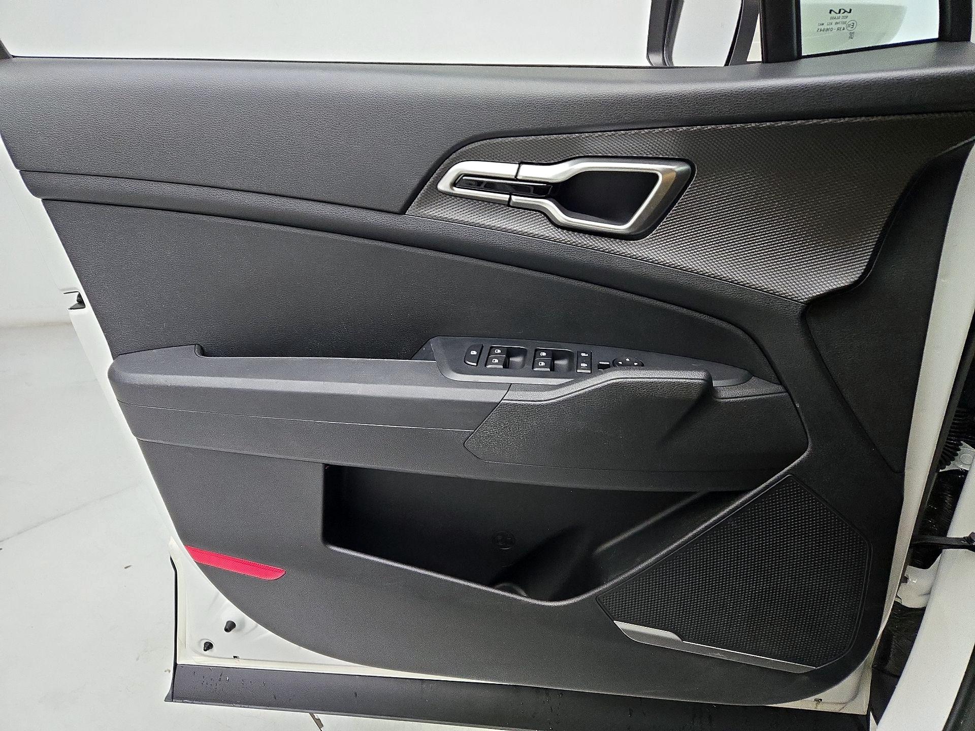 Thumbnail: 2023 Kia Sportage - 12