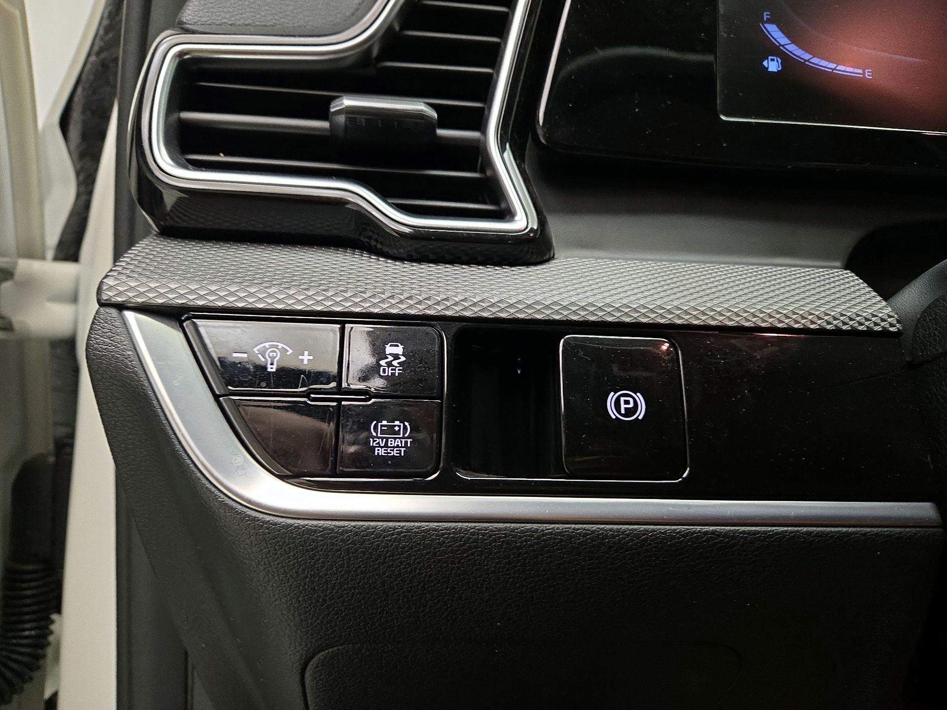 Thumbnail: 2023 Kia Sportage - 13