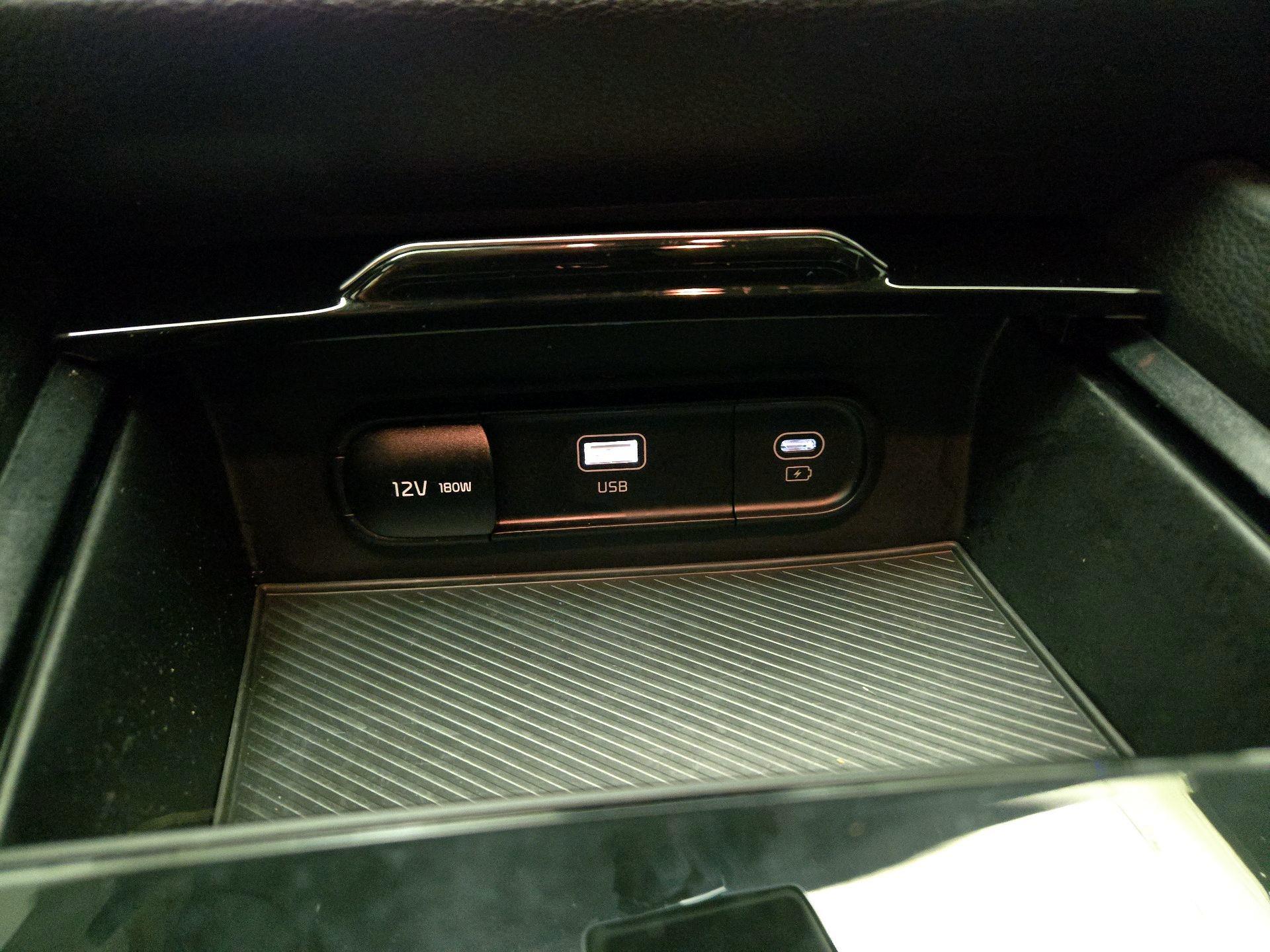 Thumbnail: 2023 Kia Sportage - 18