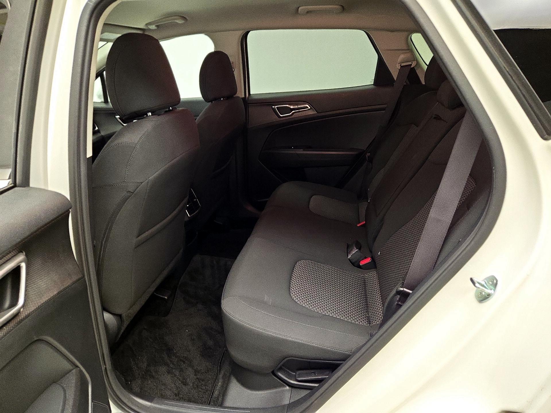 Thumbnail: 2023 Kia Sportage - 19