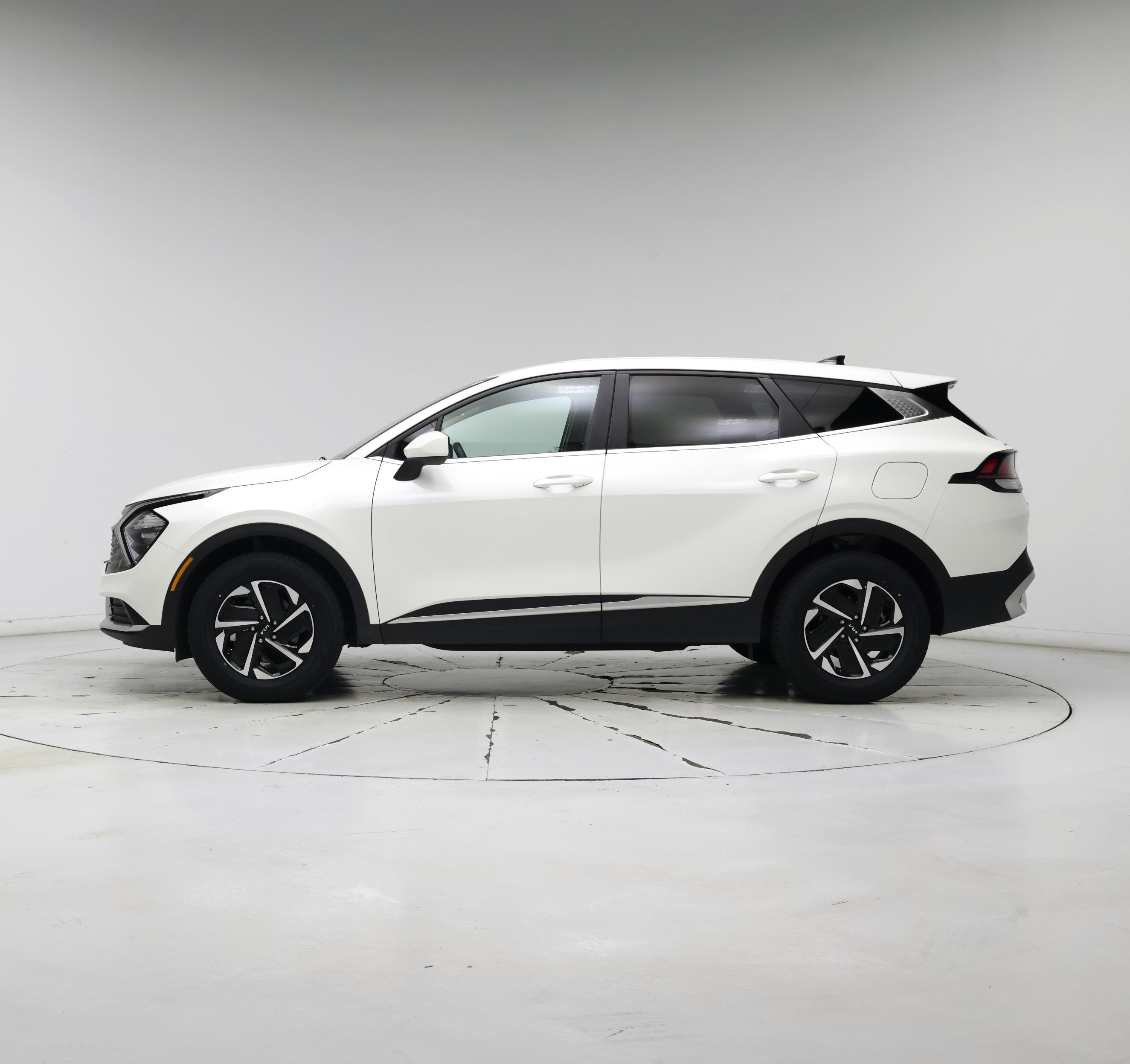 Thumbnail: 2023 Kia Sportage - 3