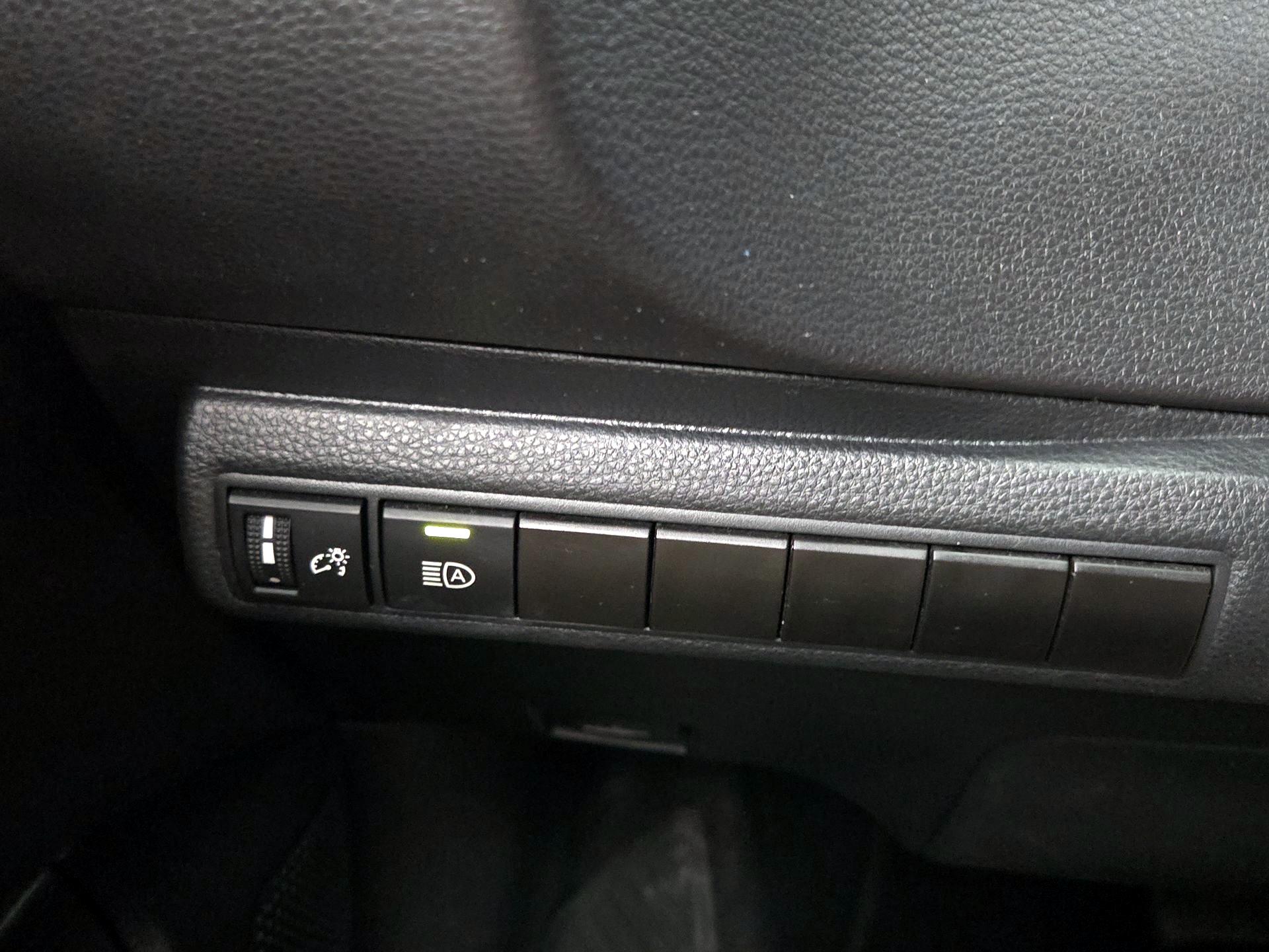 Thumbnail: 2024 Toyota Corolla - 13