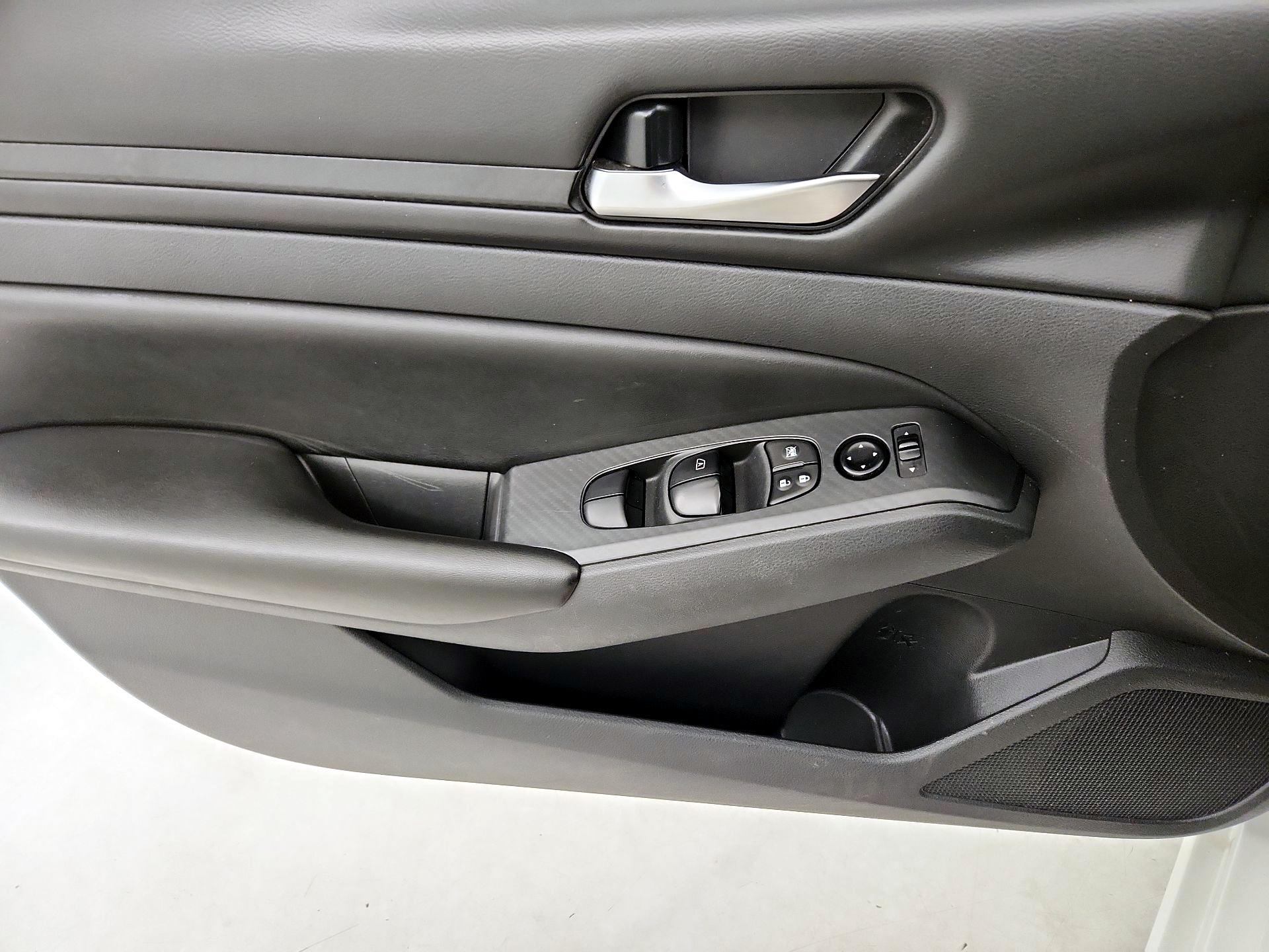 Thumbnail: 2021 Nissan Altima - 12