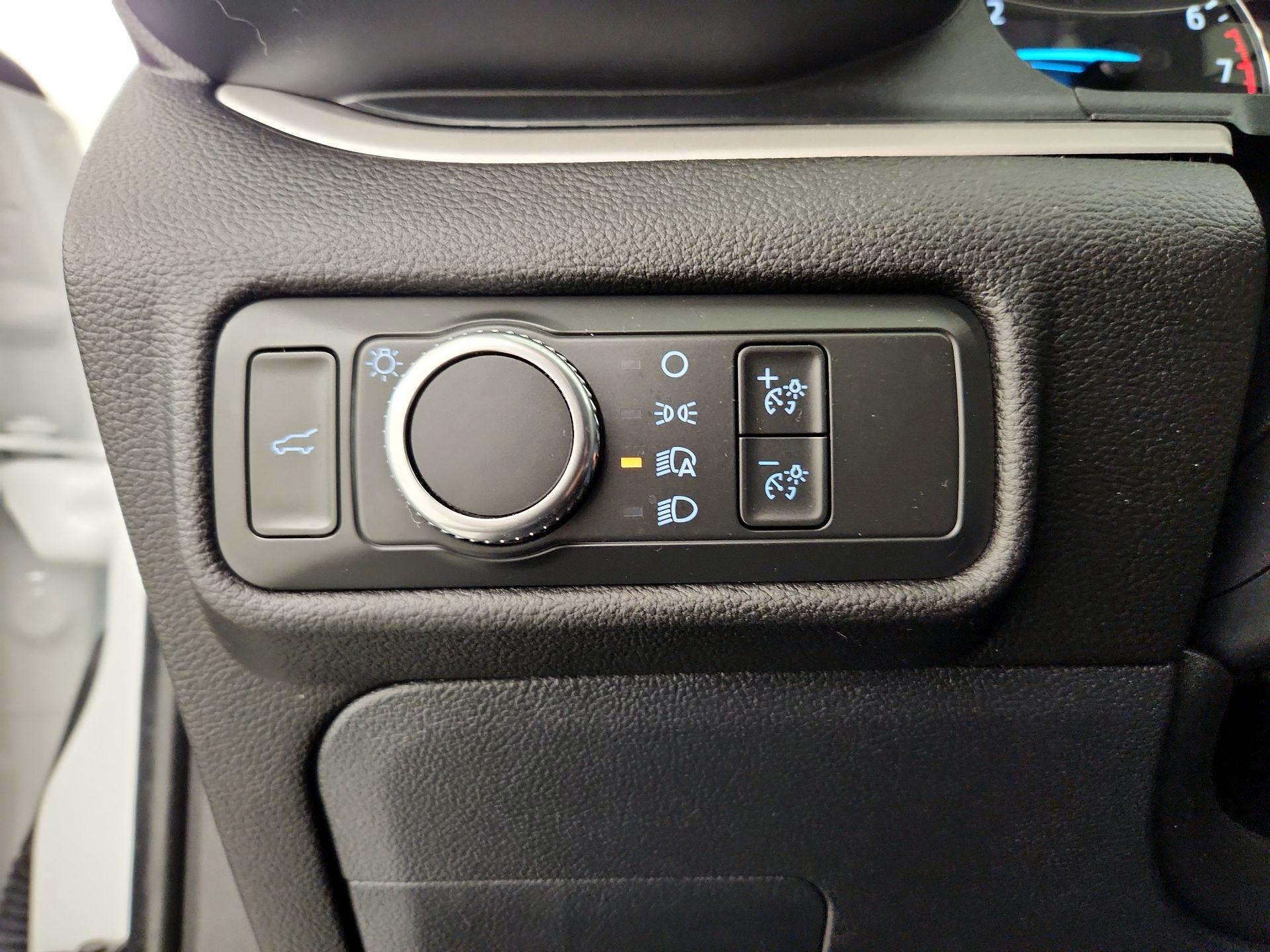 Thumbnail: 2022 Ford Explorer - 13