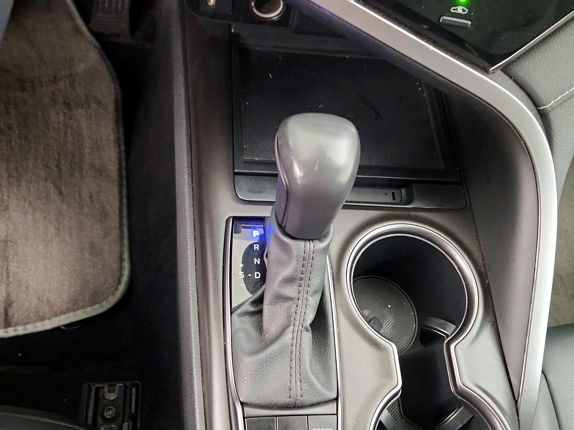 Thumbnail: 2024 Toyota Camry - 17