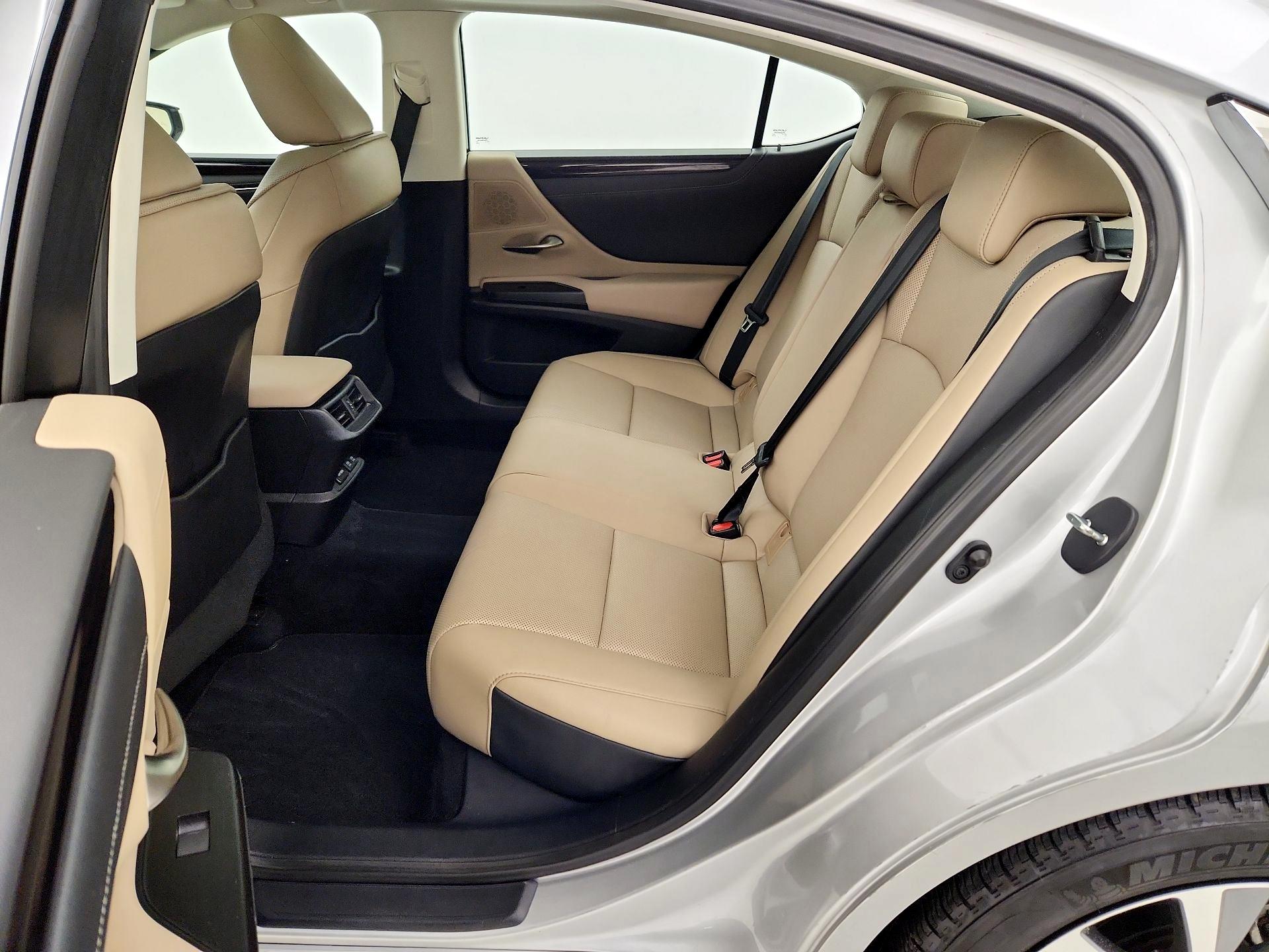 Thumbnail: 2020 Lexus ES - 20