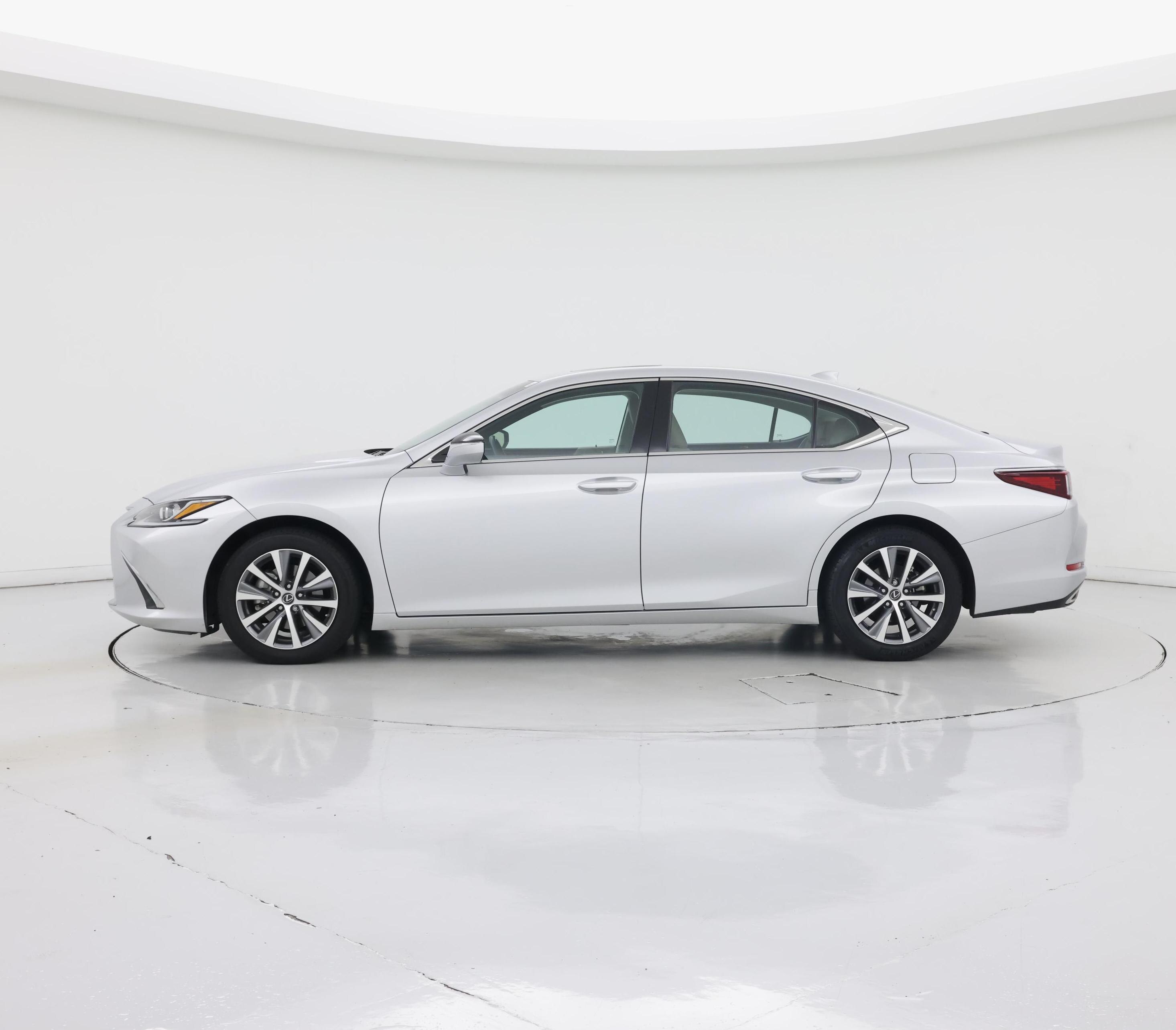 Thumbnail: 2020 Lexus ES - 3
