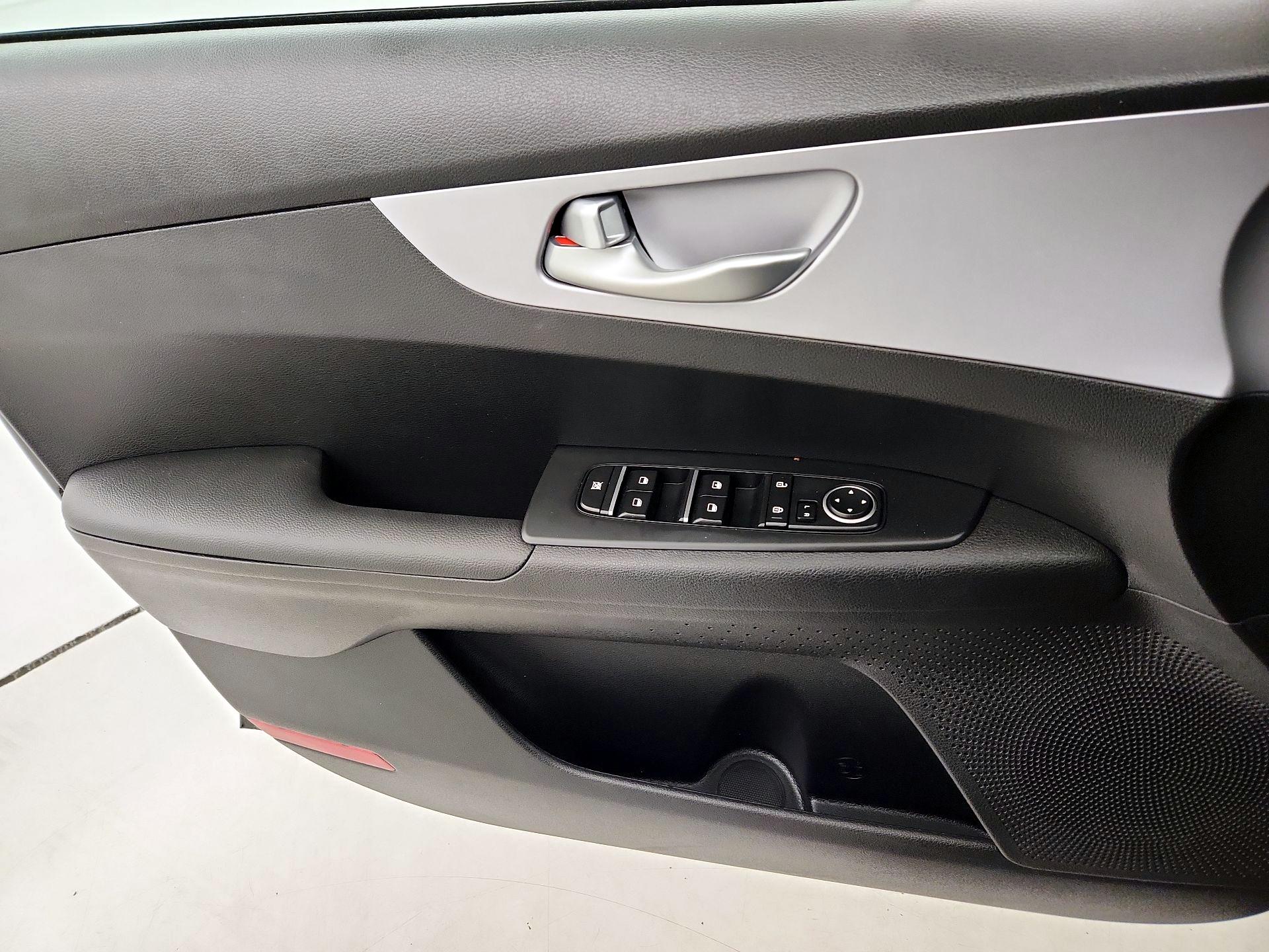 Thumbnail: 2024 Kia Forte - 12