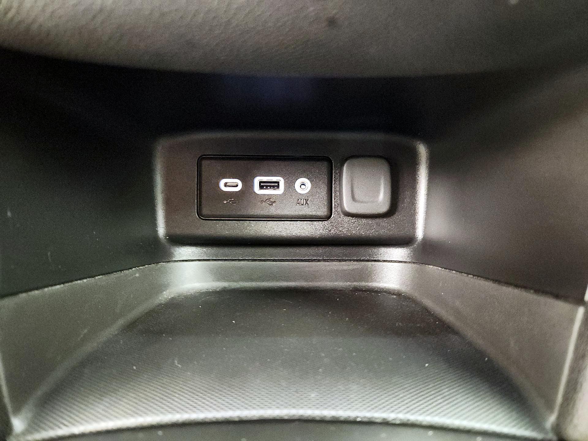 Thumbnail: 2020 Chevrolet Equinox - 18