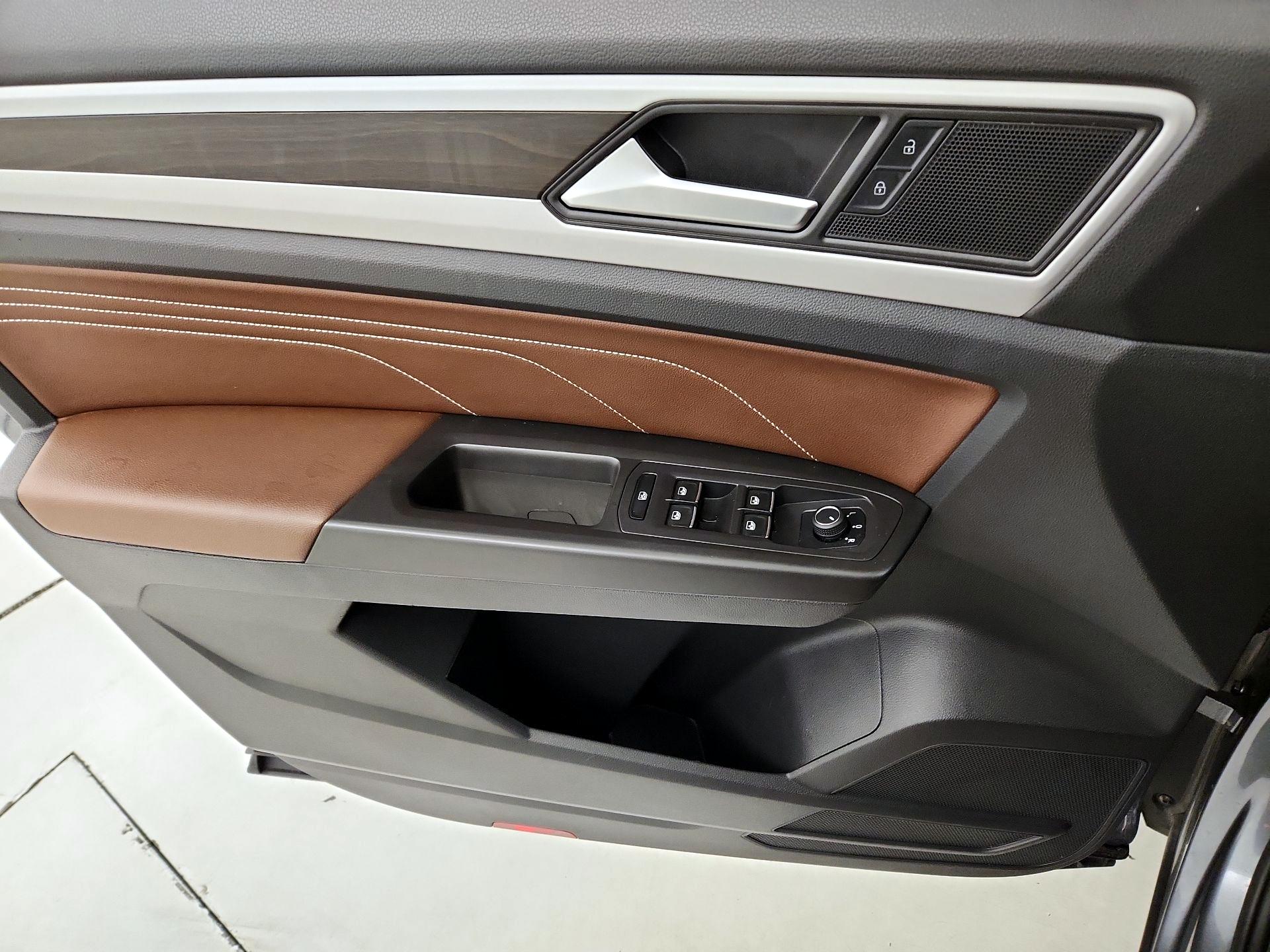 Thumbnail: 2022 Volkswagen Atlas - 12