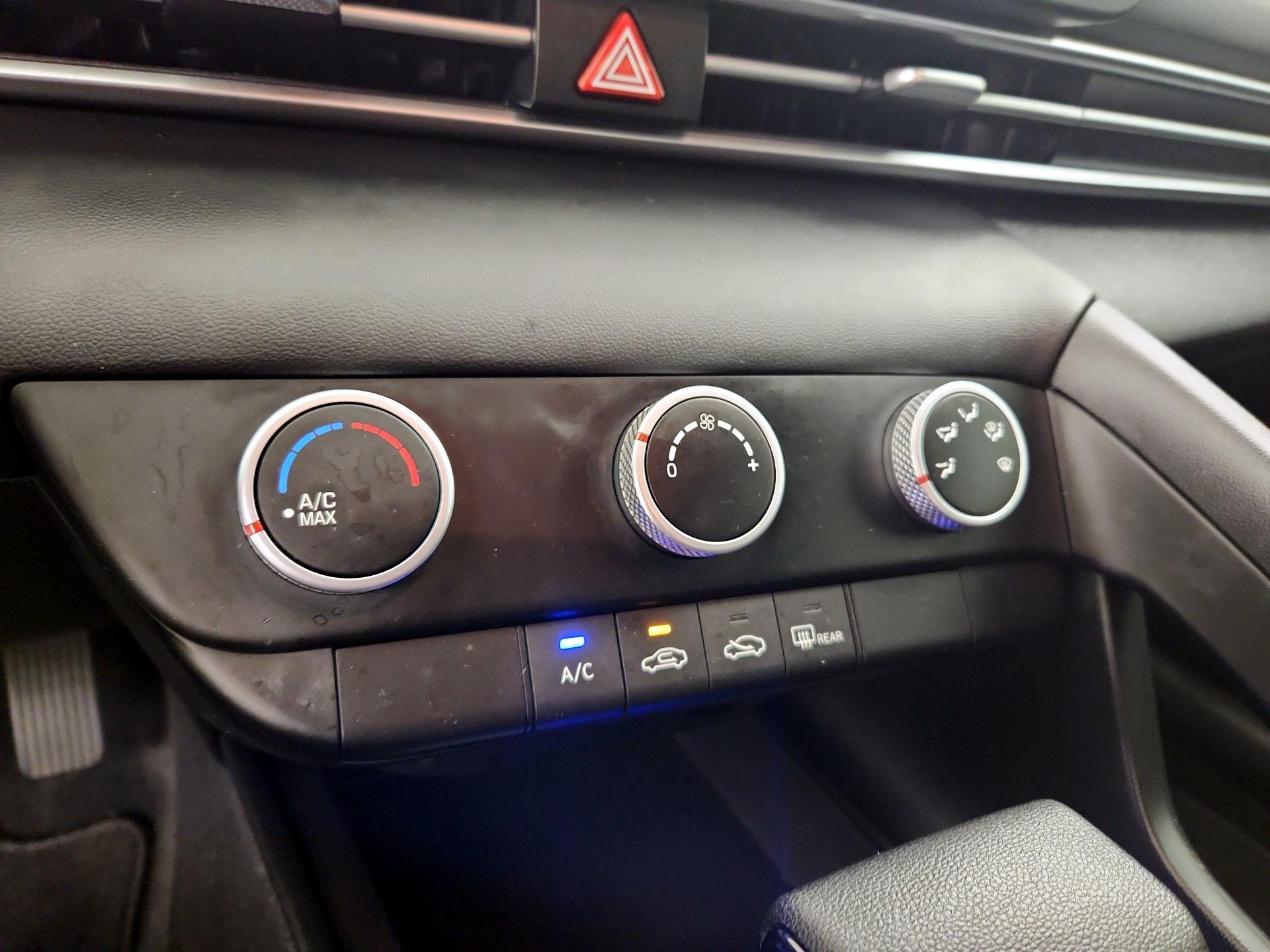 Thumbnail: 2024 Hyundai Elantra - 16