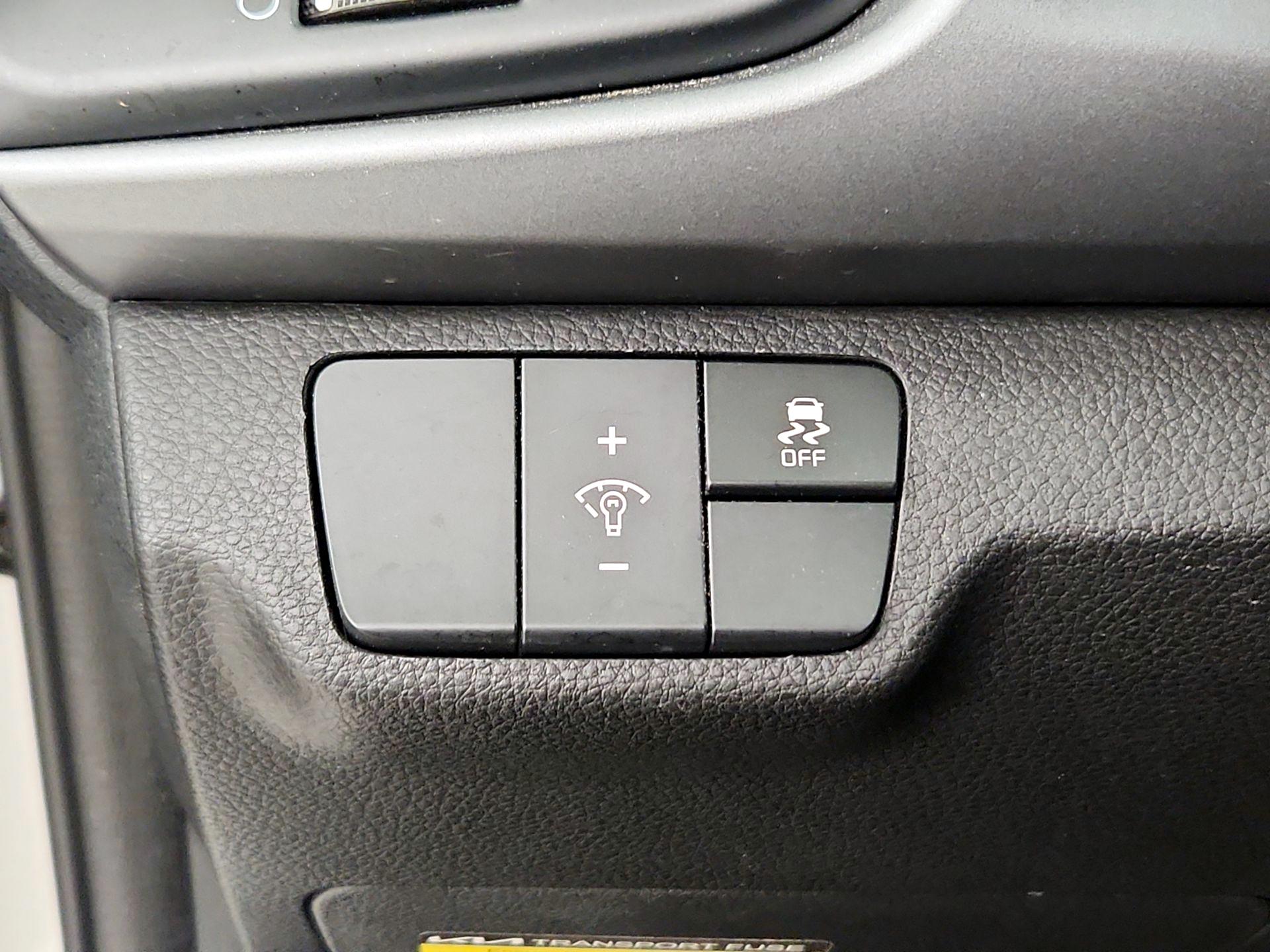 Thumbnail: 2023 Kia Rio - 13