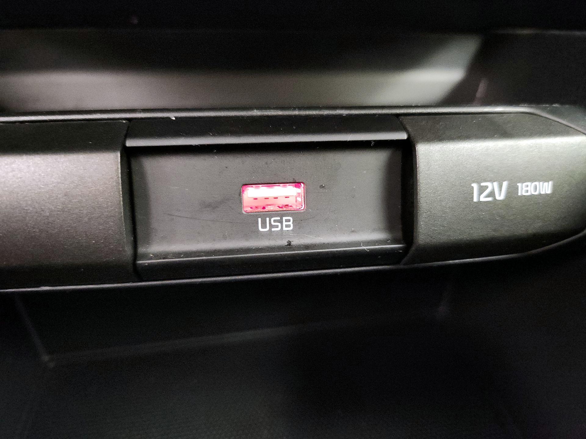 Thumbnail: 2023 Kia Rio - 18