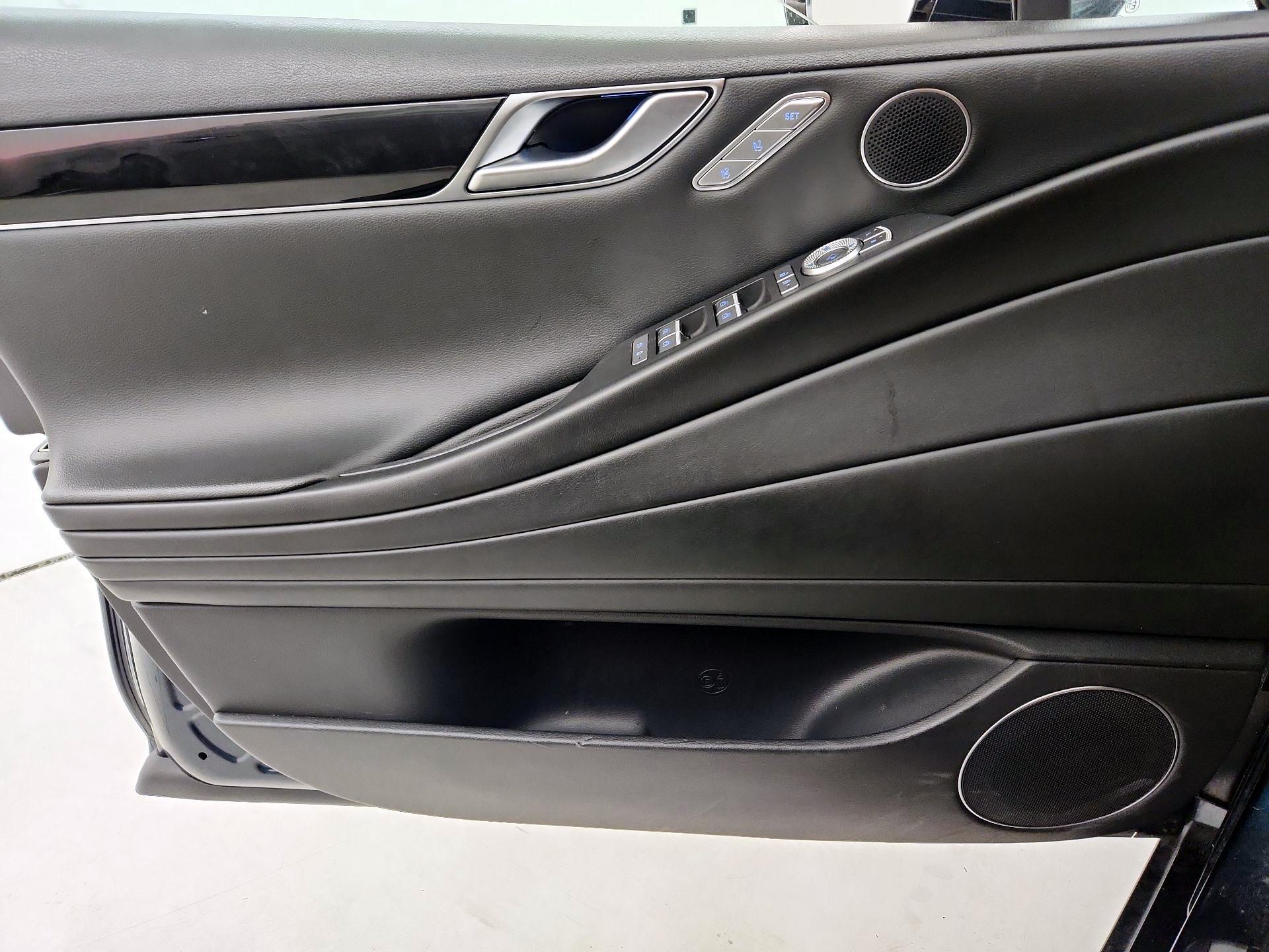 Thumbnail: 2023 Genesis G80 - 12