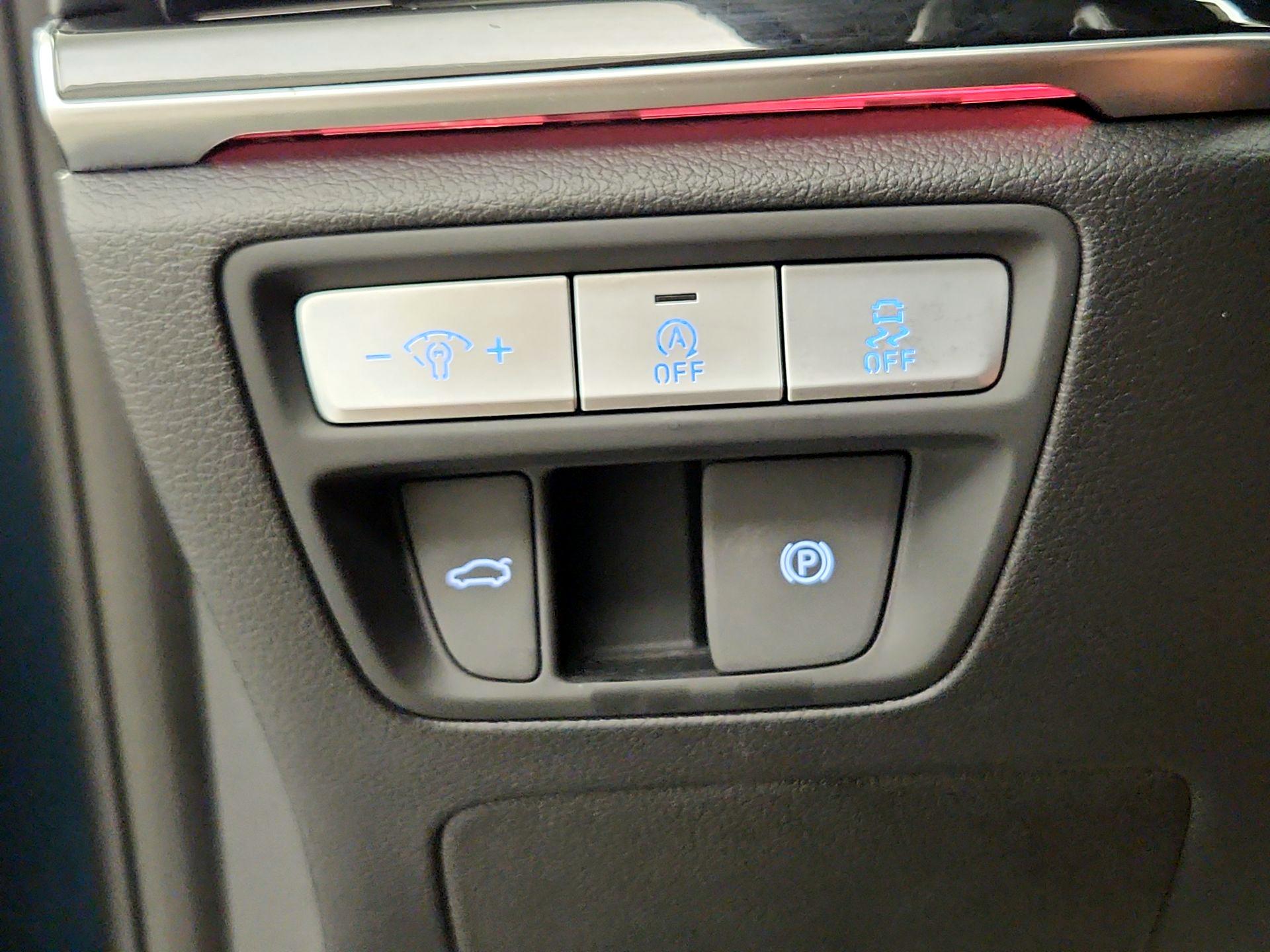 Thumbnail: 2023 Genesis G80 - 13