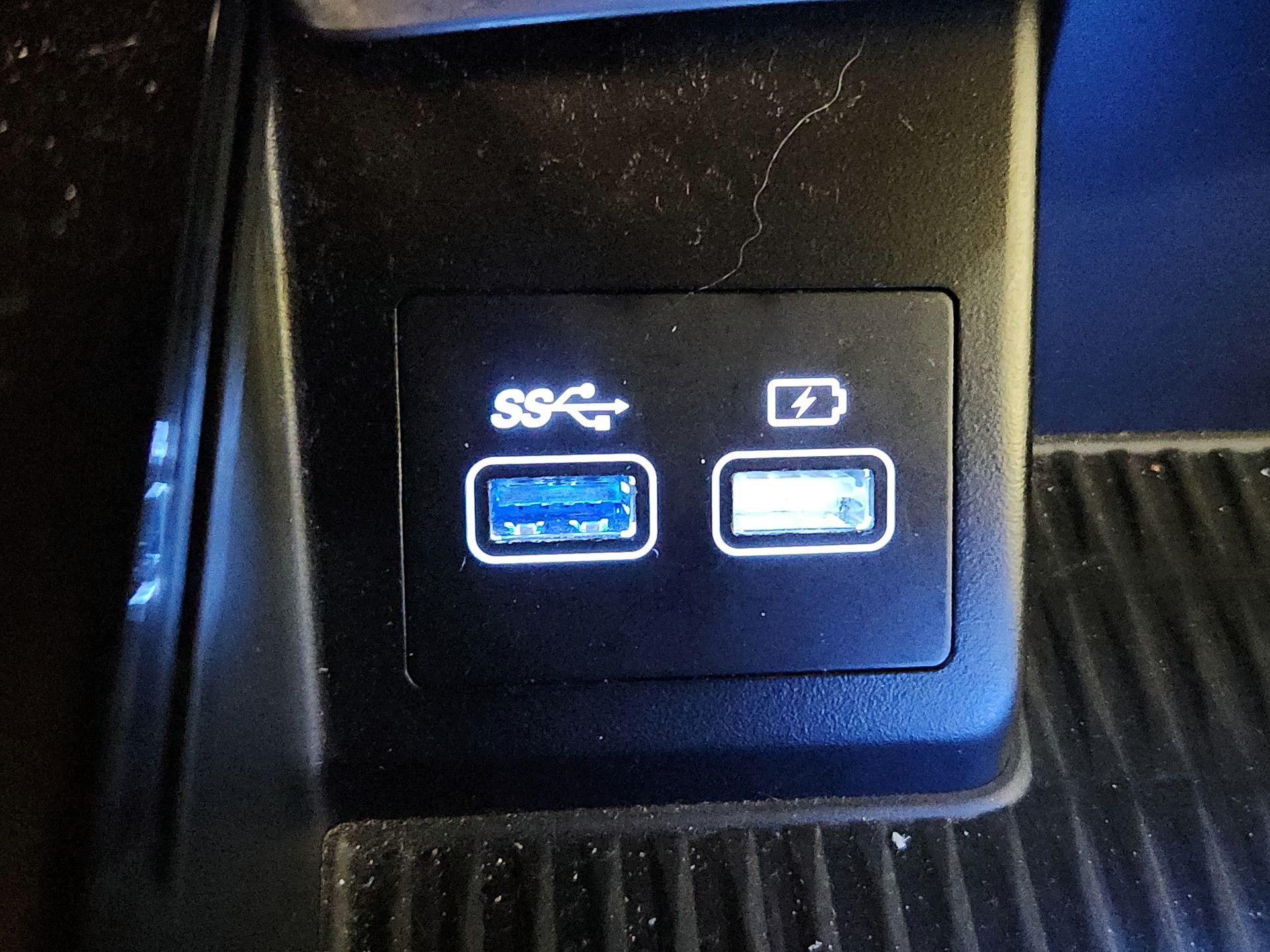 Thumbnail: 2023 Genesis G80 - 19