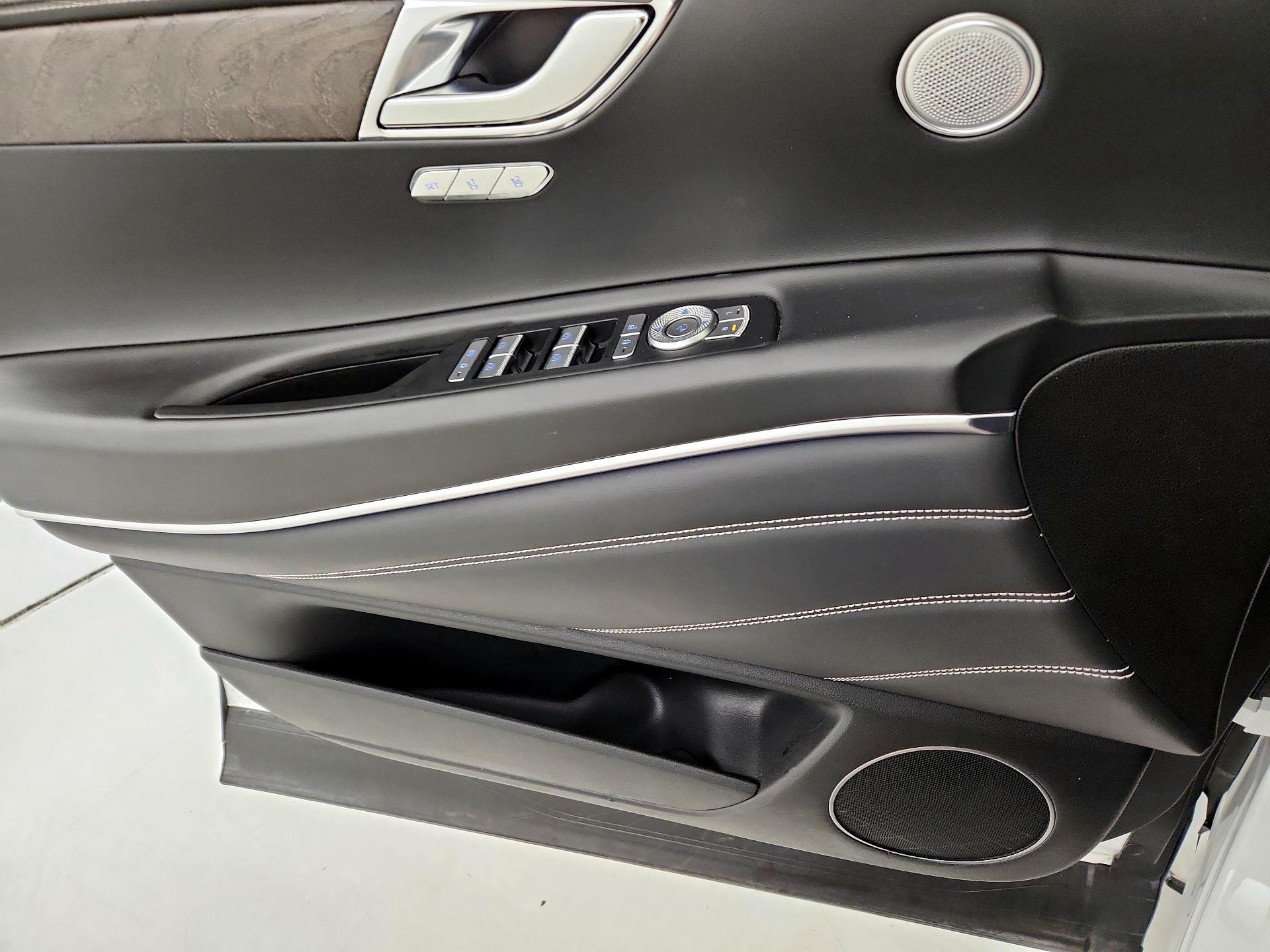 Thumbnail: 2024 Genesis GV80 - 12