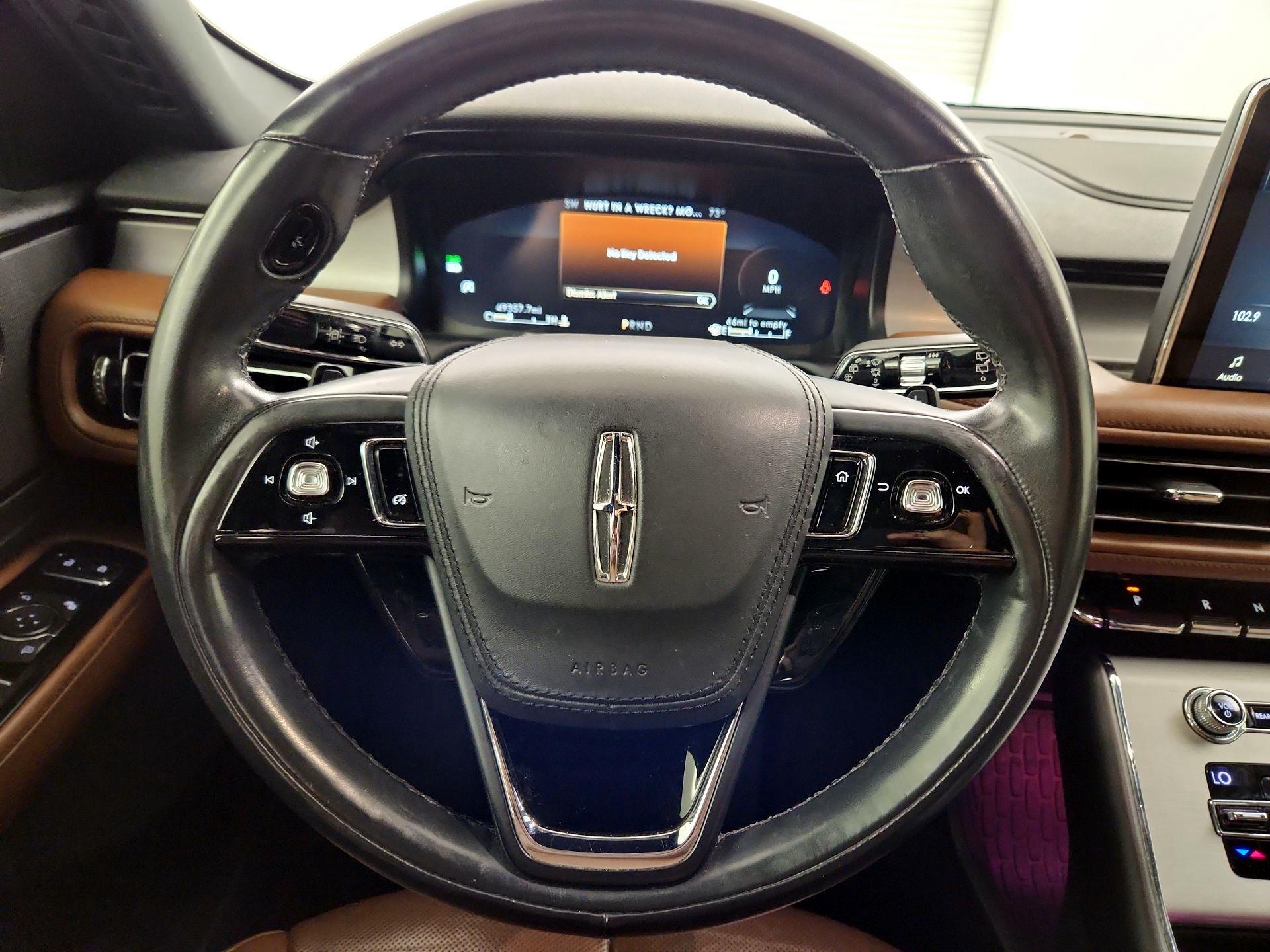 Thumbnail: 2020 Lincoln Aviator - 10