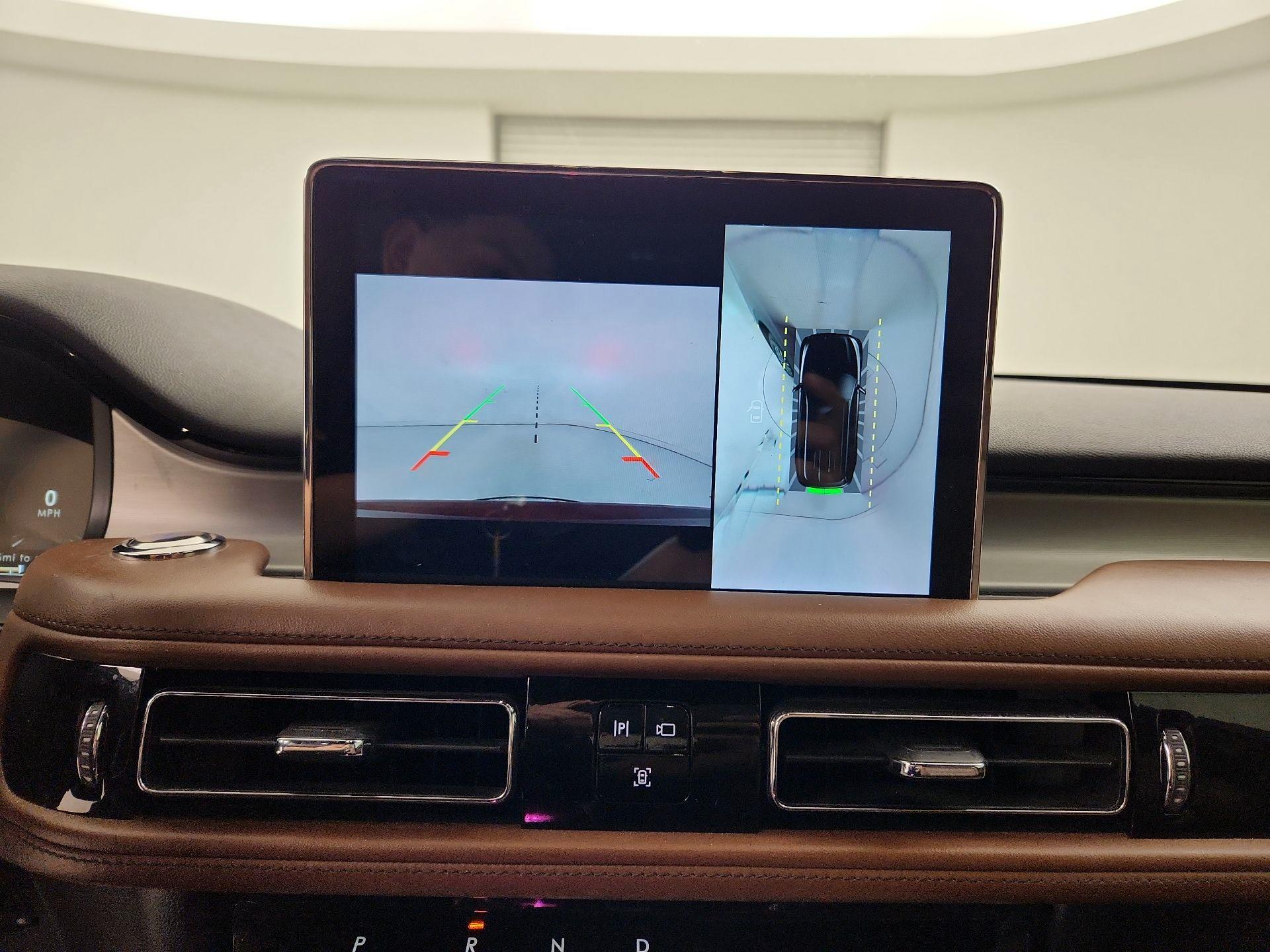 Thumbnail: 2020 Lincoln Aviator - 14