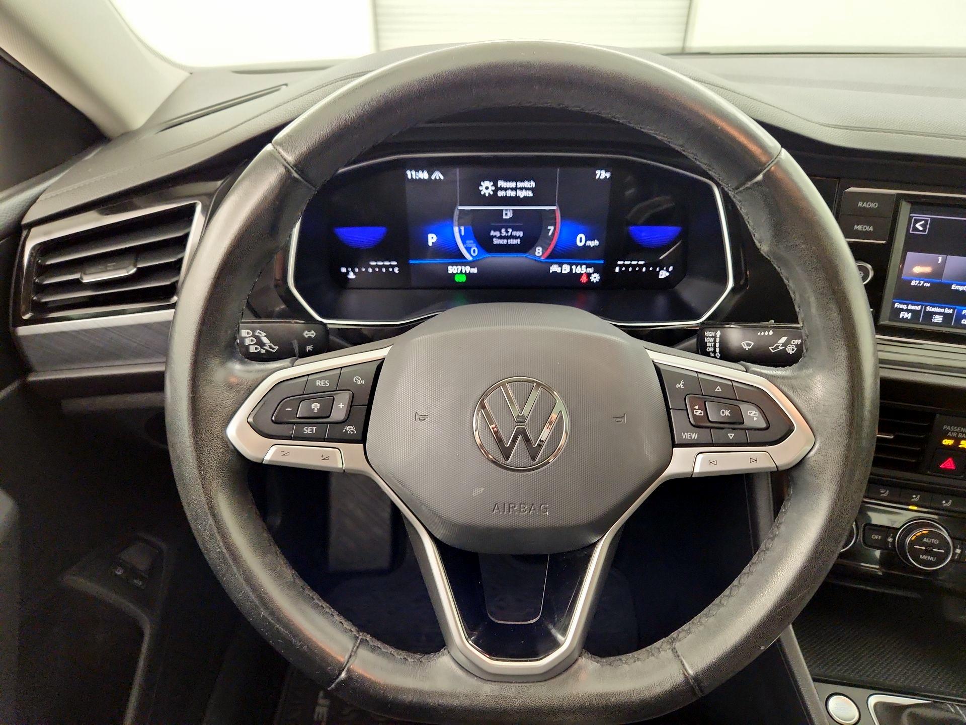 Thumbnail: 2023 Volkswagen Jetta - 10