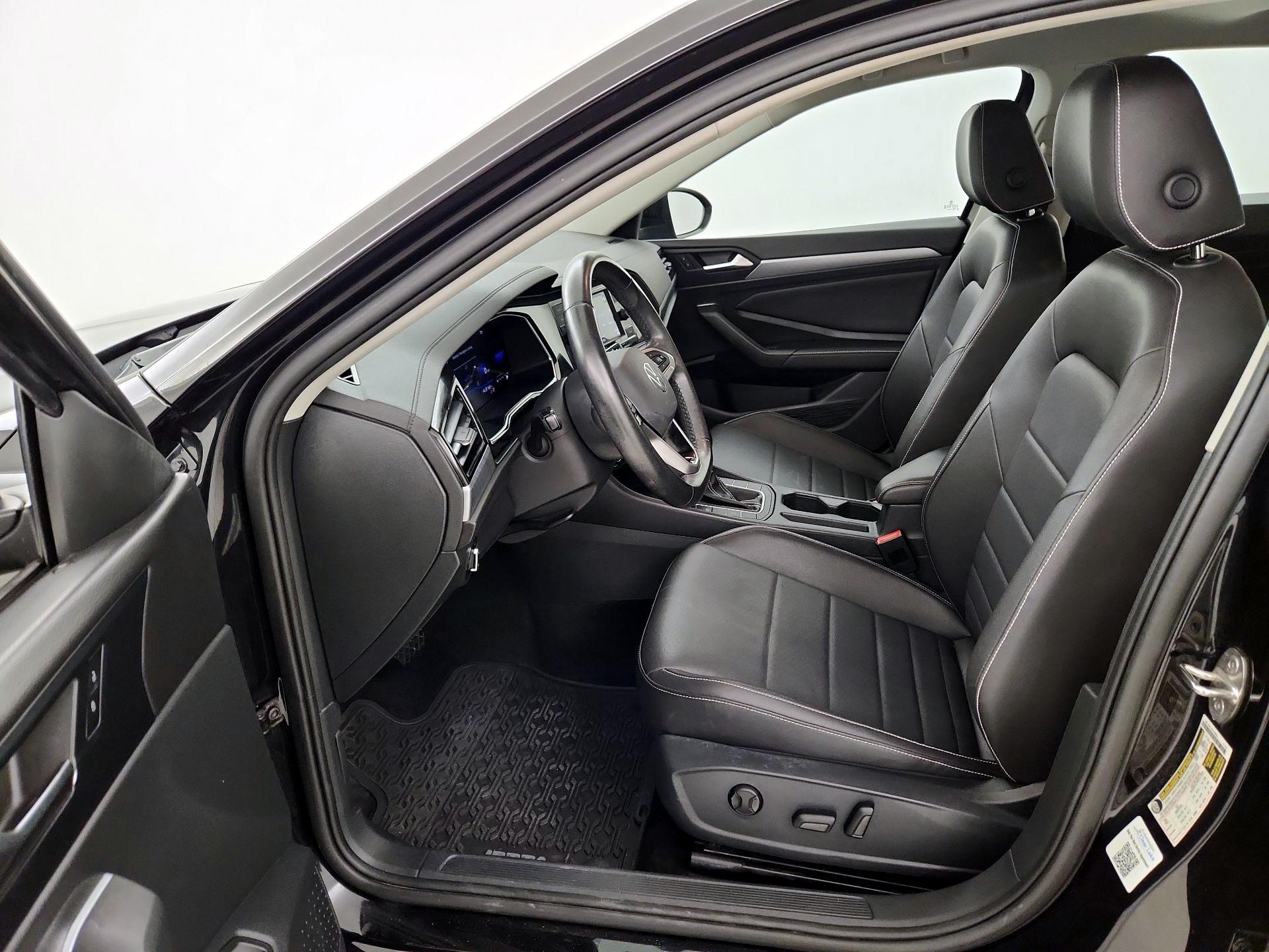 Thumbnail: 2023 Volkswagen Jetta - 11