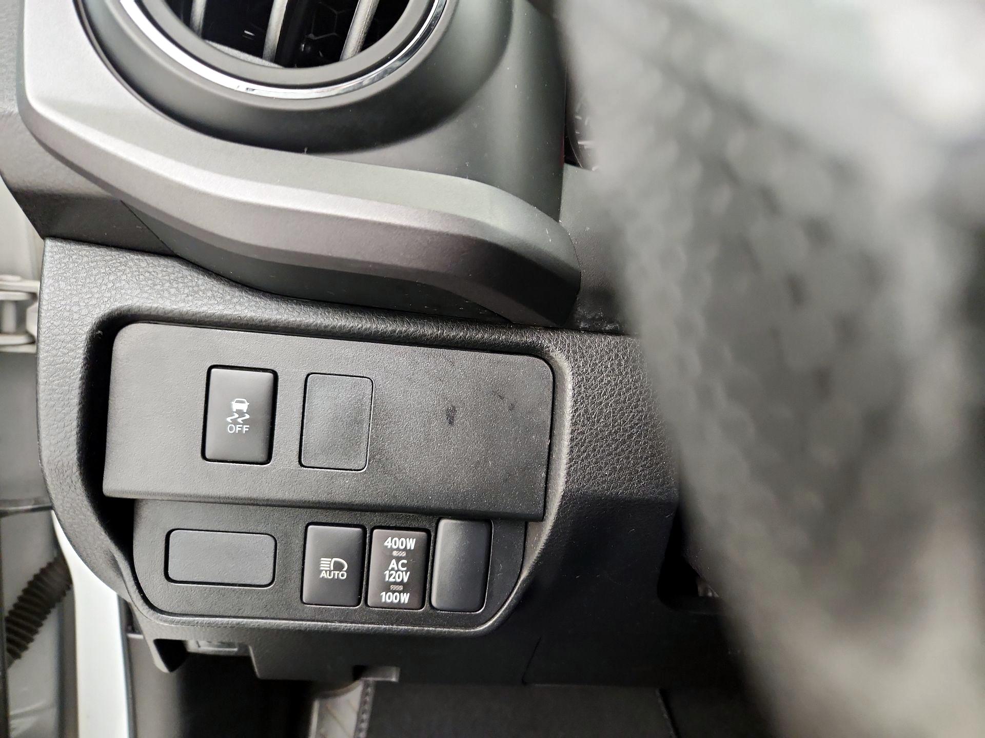 Thumbnail: 2022 Toyota Tacoma - 13