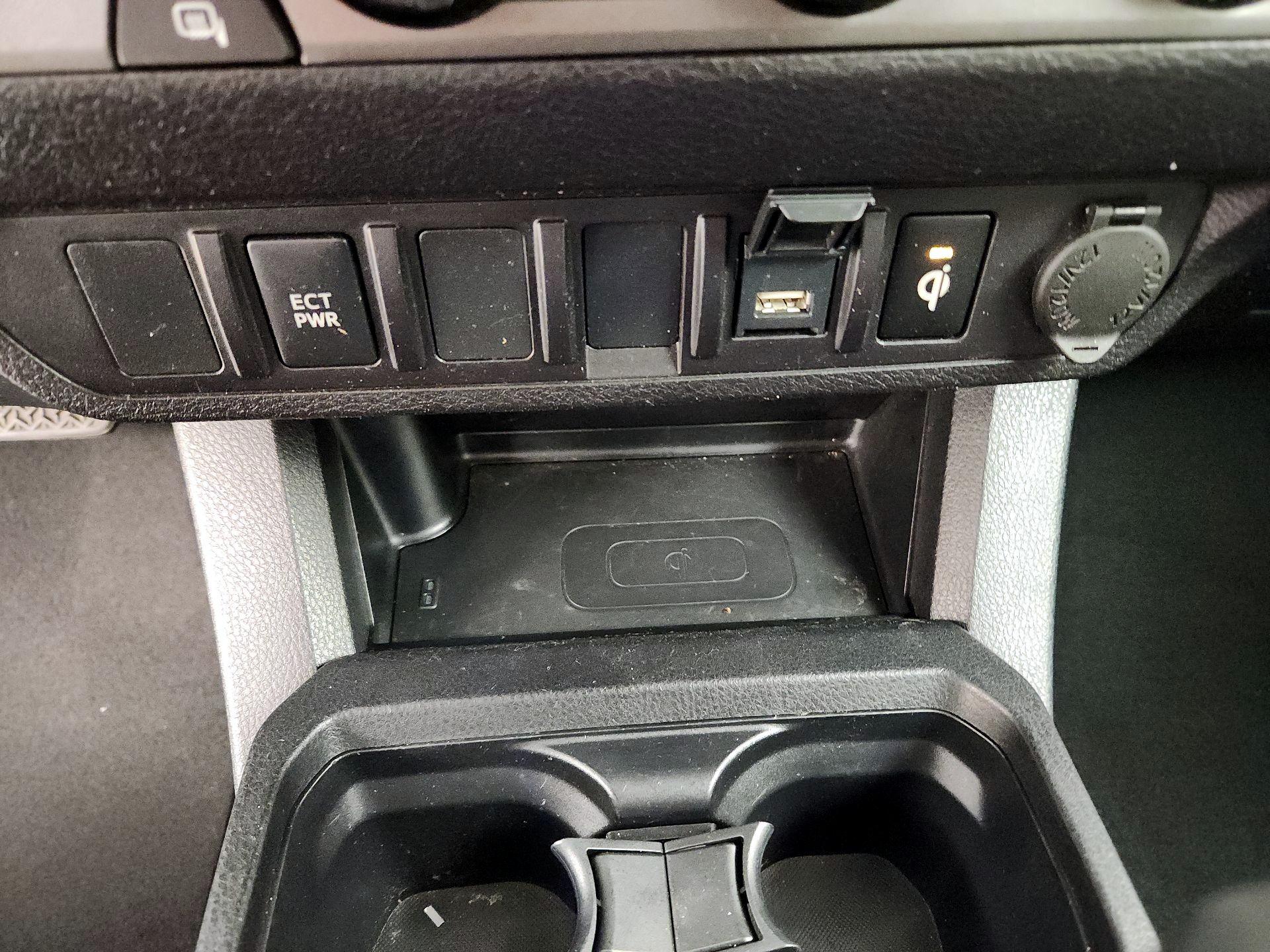 Thumbnail: 2022 Toyota Tacoma - 18