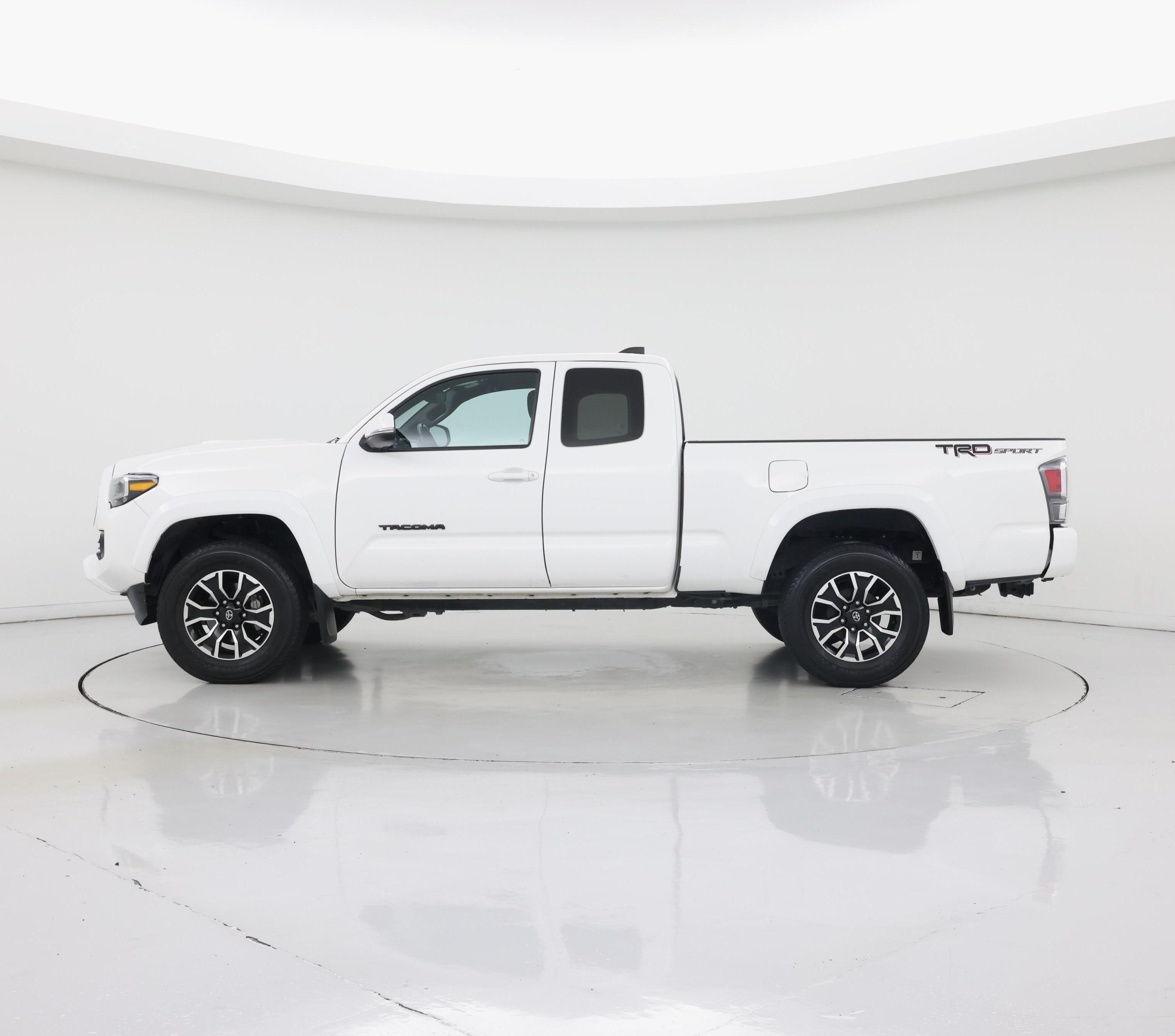 Thumbnail: 2022 Toyota Tacoma - 3