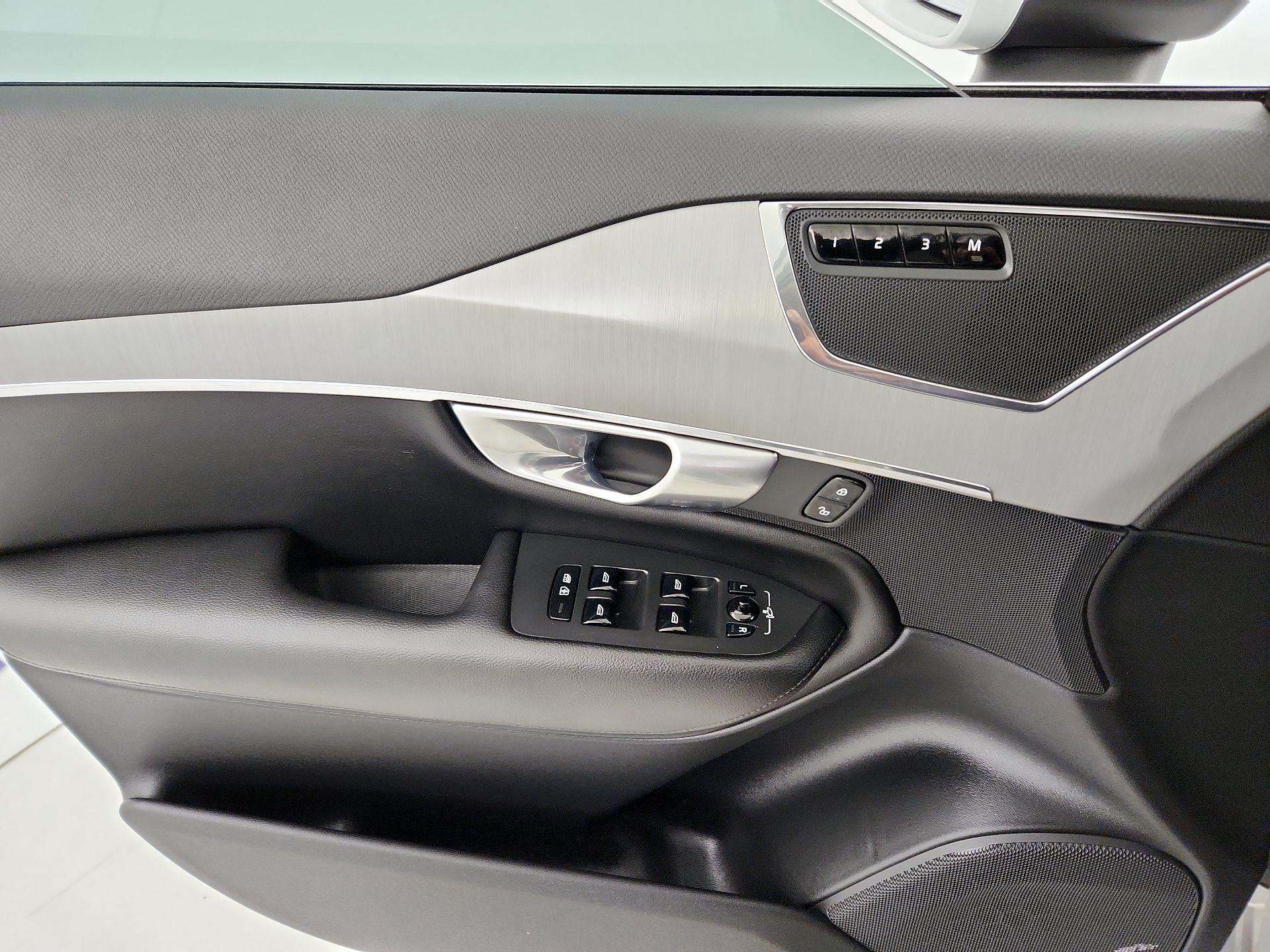 Thumbnail: 2021 Volvo XC90 - 12