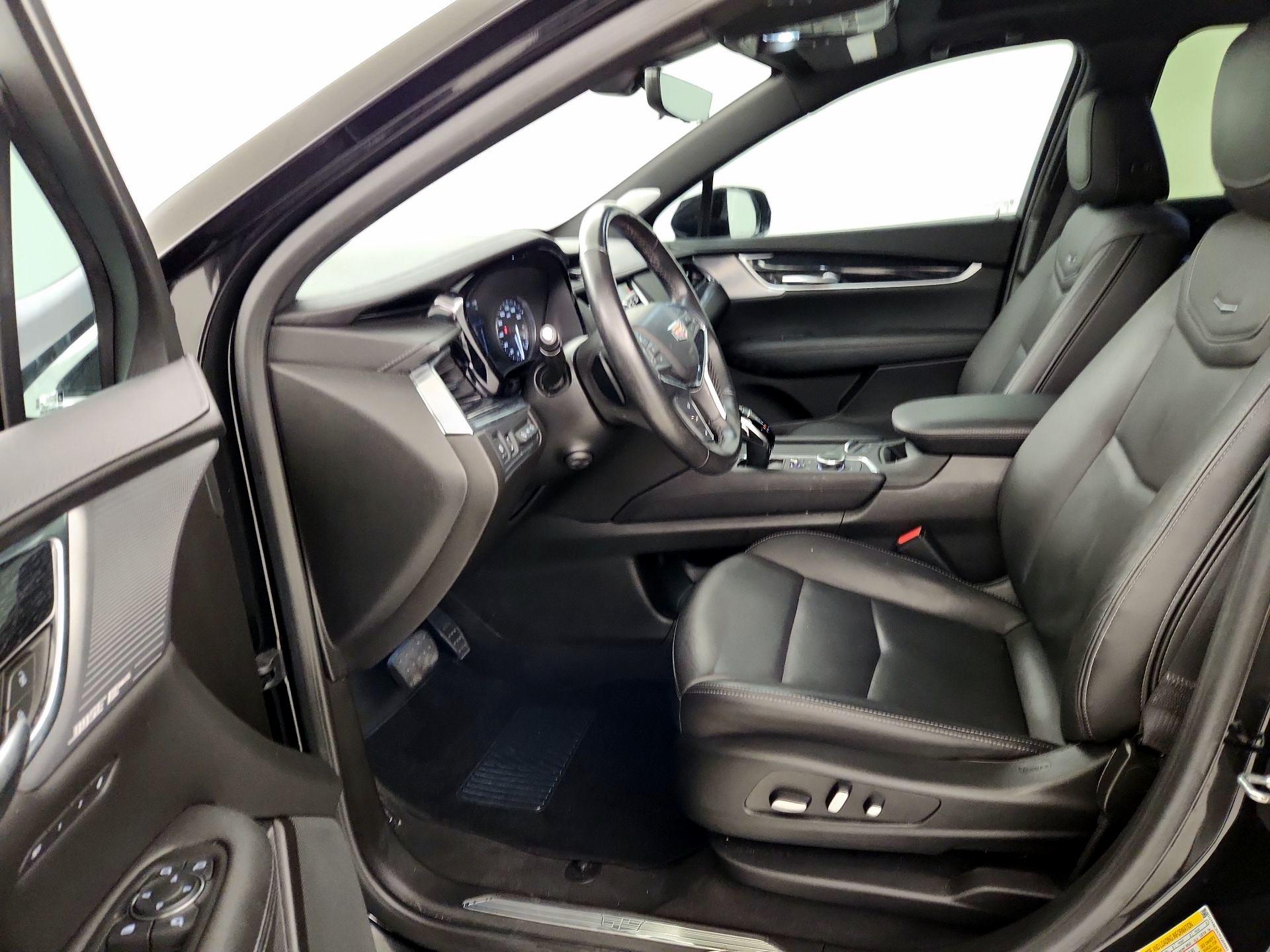 Thumbnail: 2023 Cadillac XT5 - 11