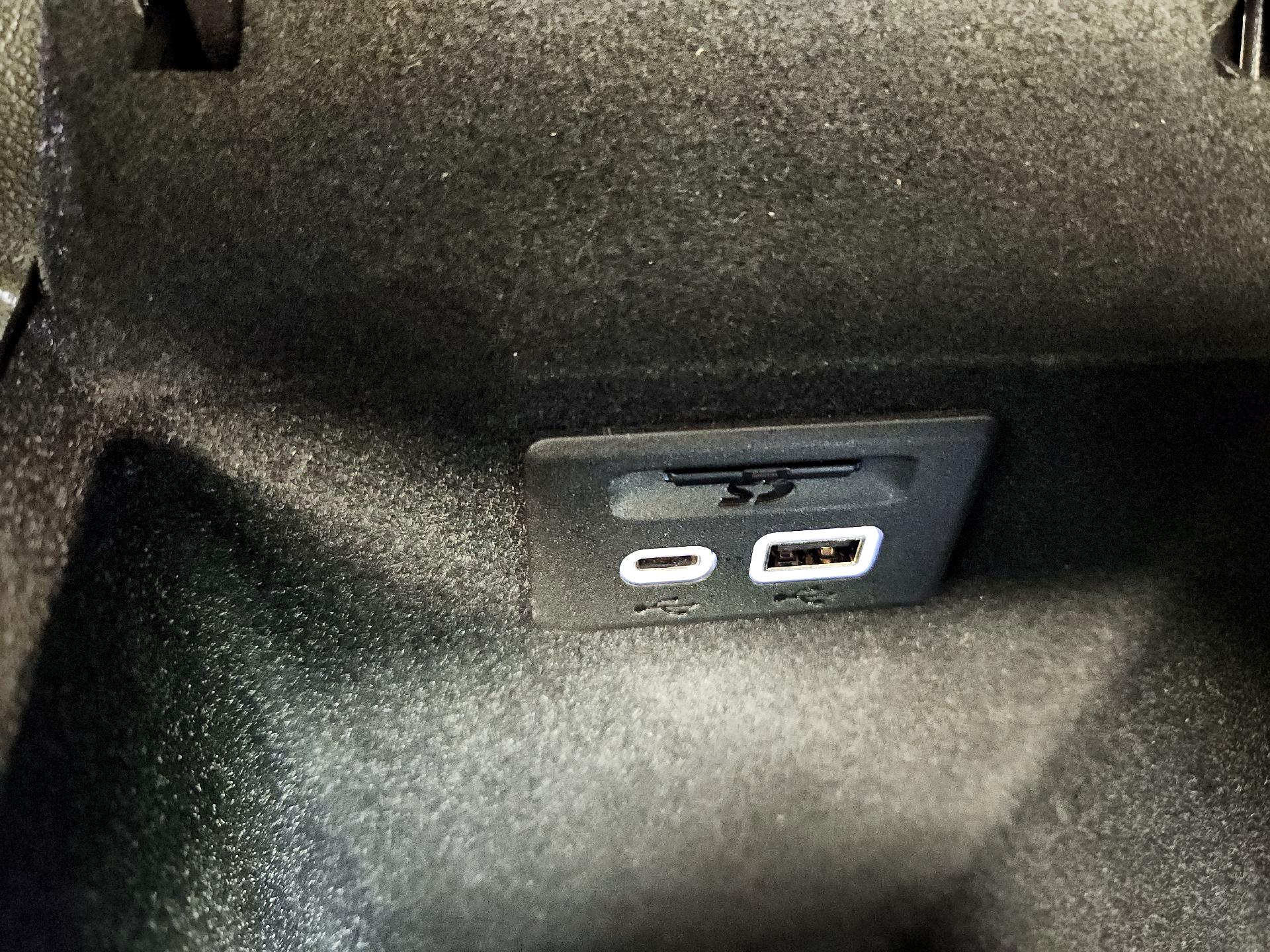 Thumbnail: 2023 Cadillac XT5 - 19