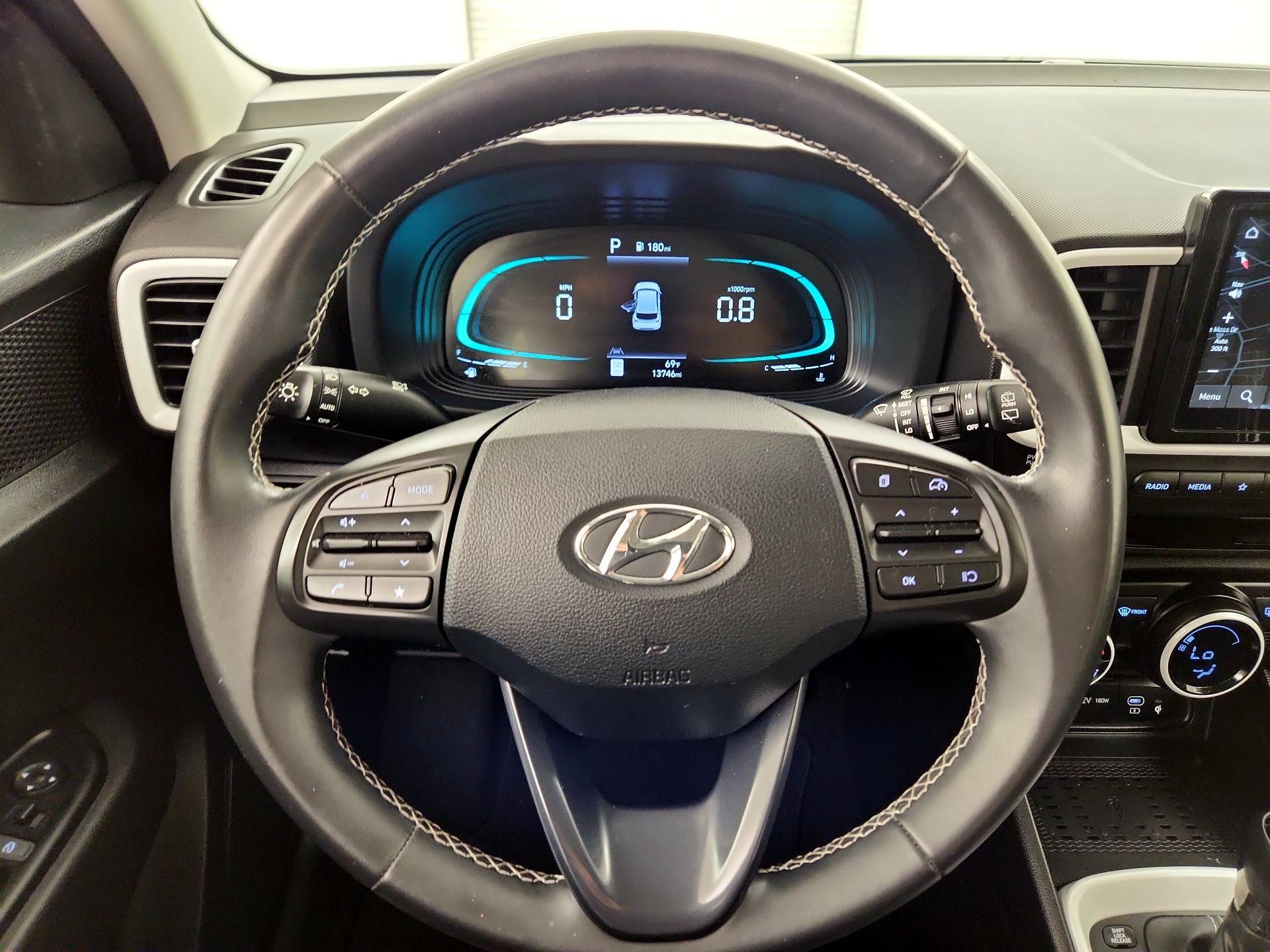 Thumbnail: 2023 Hyundai Venue - 10