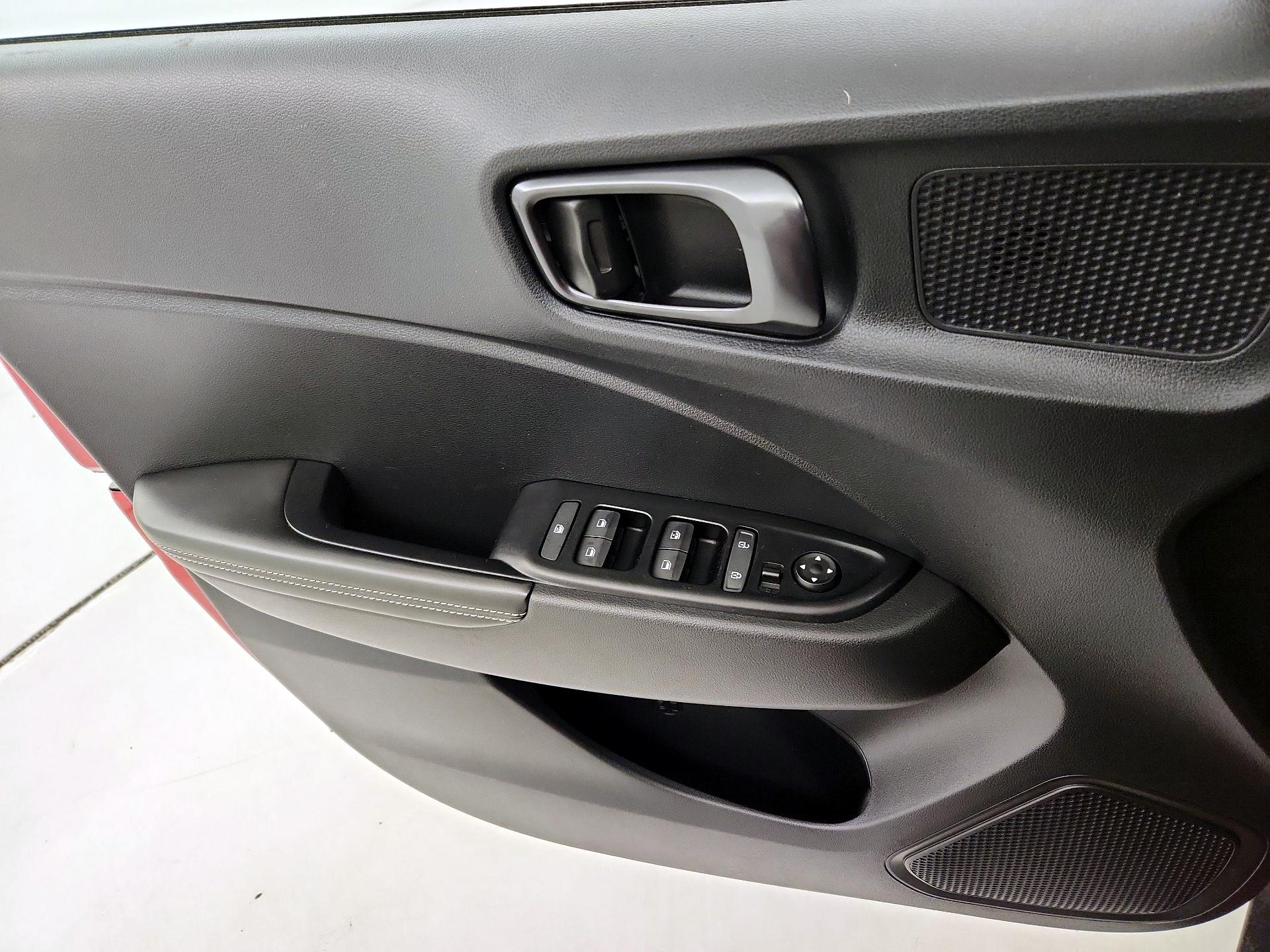 Thumbnail: 2023 Hyundai Venue - 12