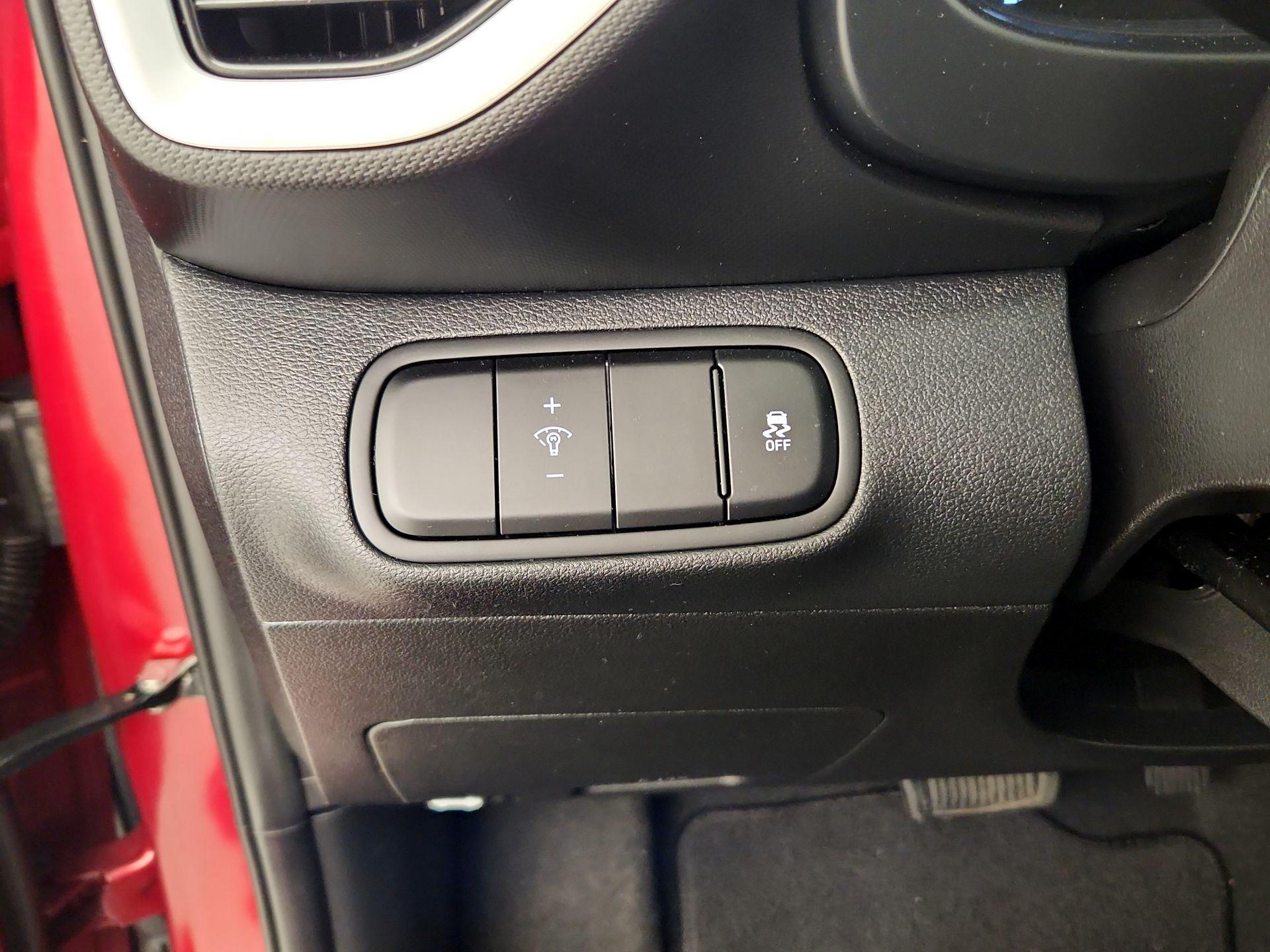 Thumbnail: 2023 Hyundai Venue - 13