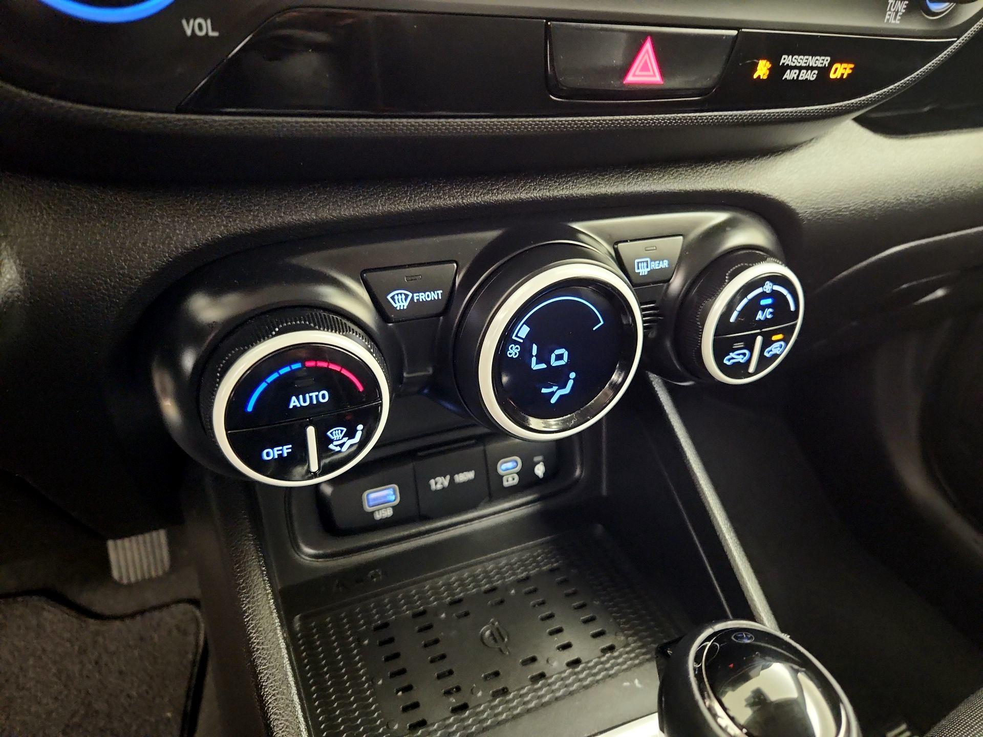 Thumbnail: 2023 Hyundai Venue - 17