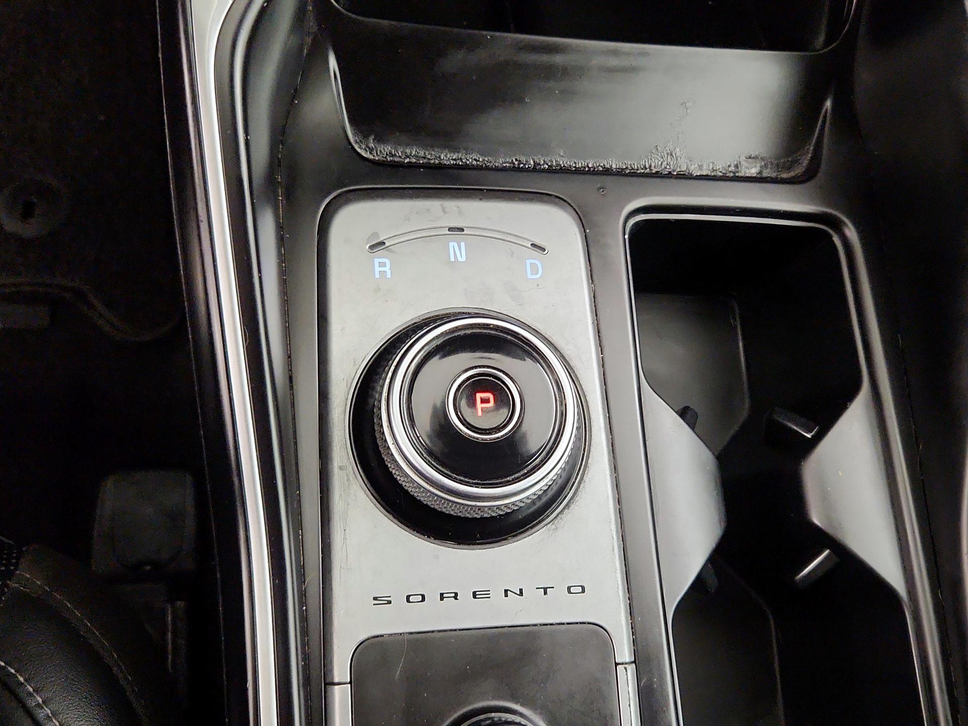 Thumbnail: 2021 Kia Sorento - 17