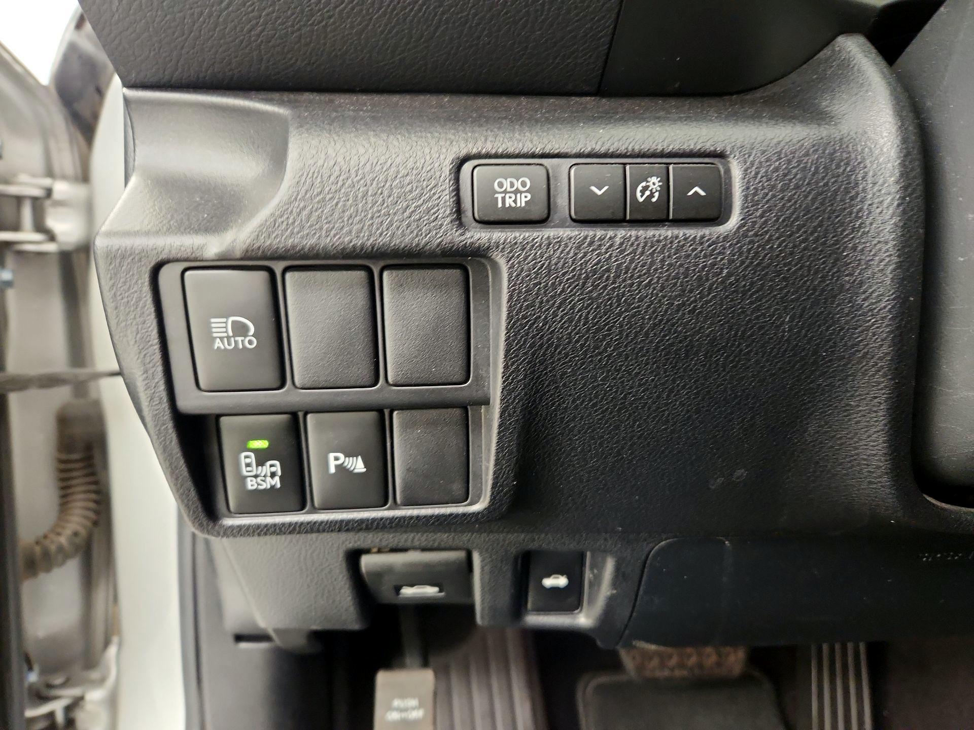 Thumbnail: 2020 Lexus IS - 13