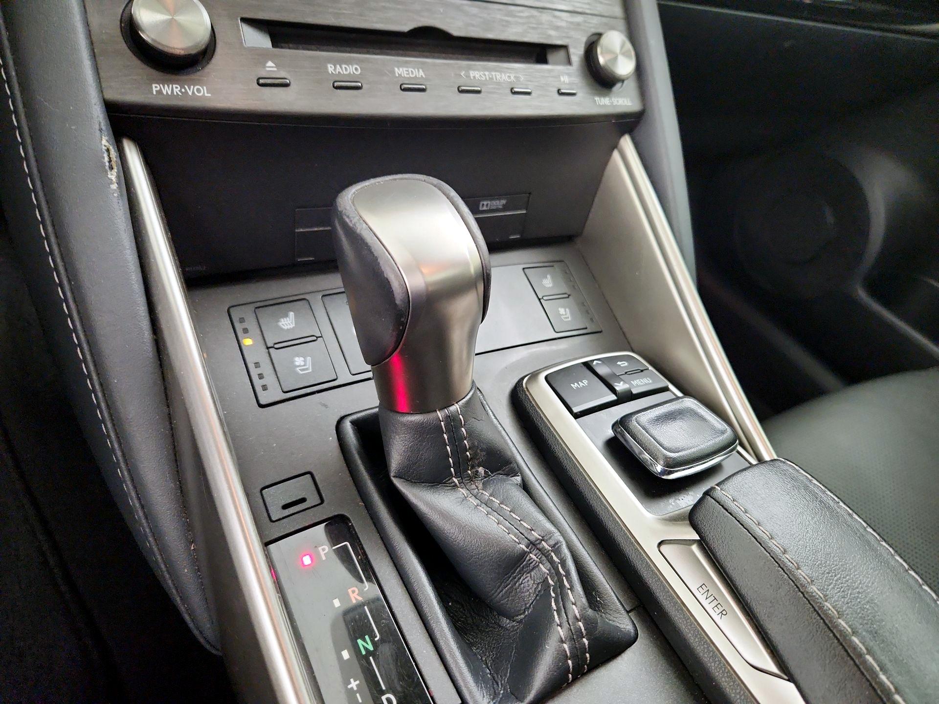 Thumbnail: 2020 Lexus IS - 18