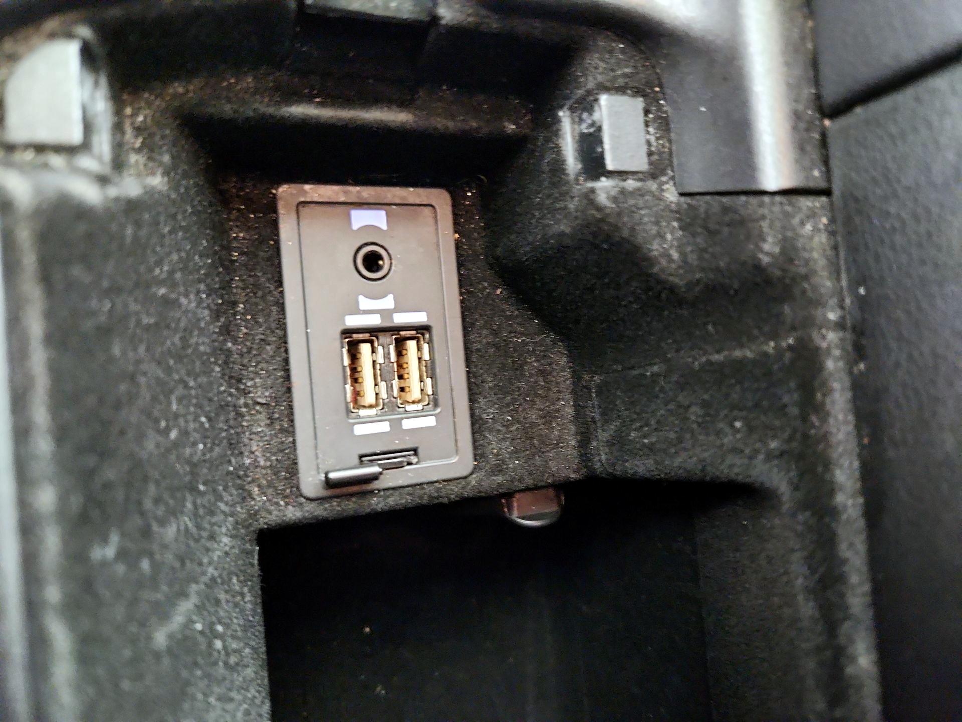 Thumbnail: 2020 Lexus IS - 19