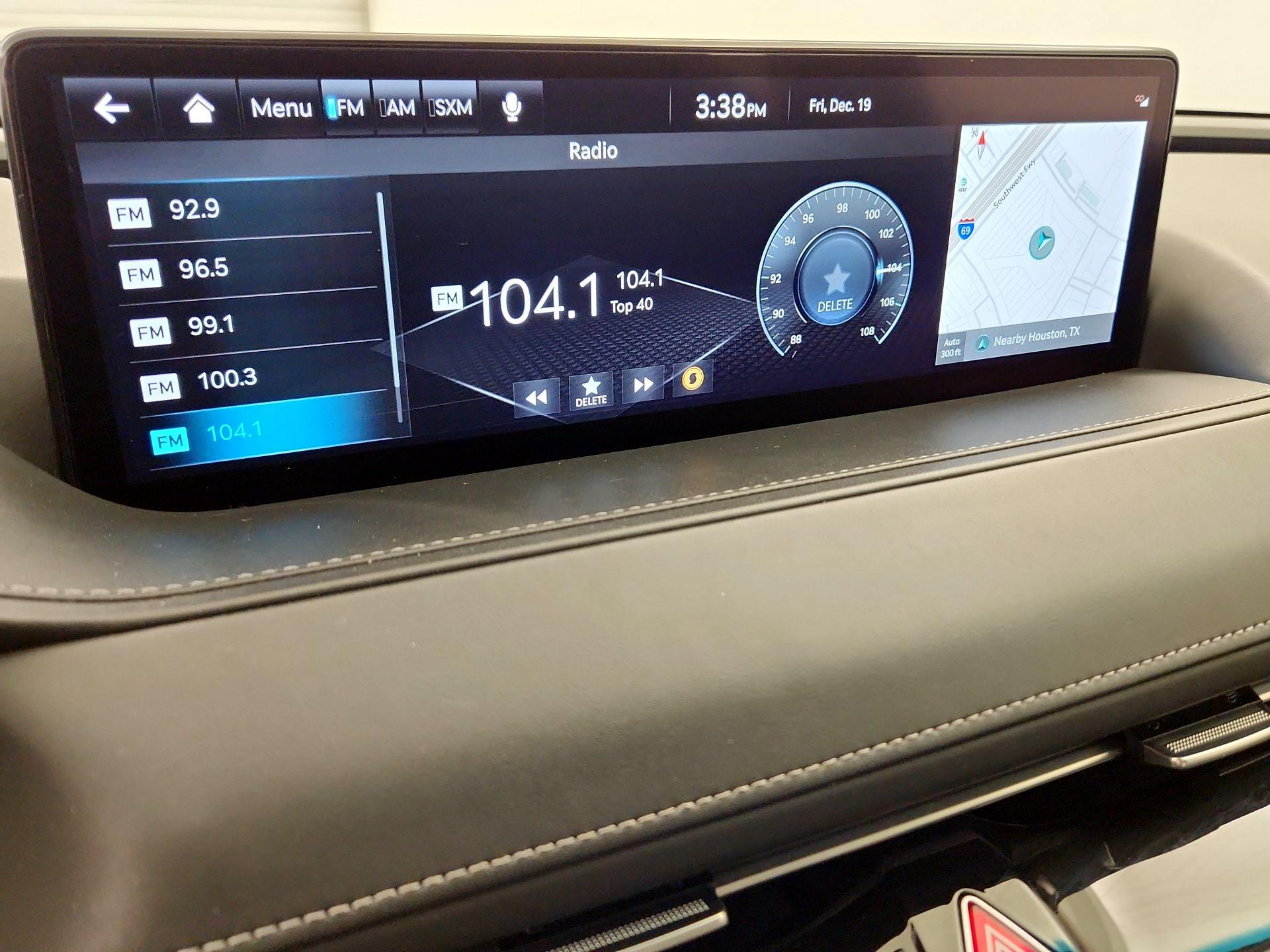 Thumbnail: 2023 Genesis G80 - 16