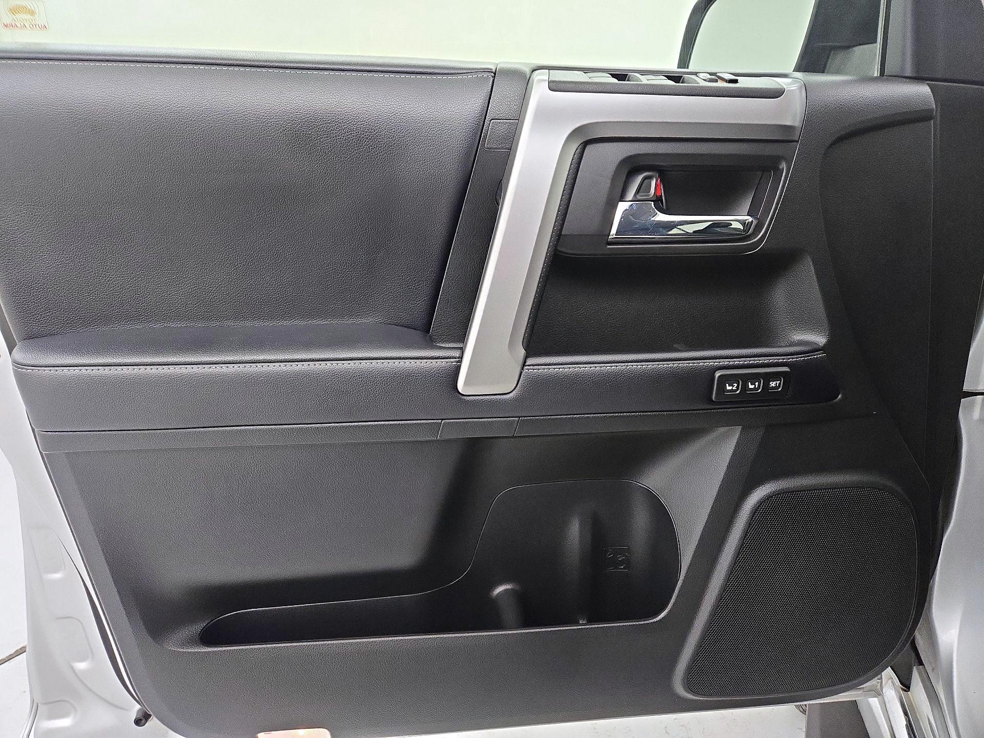 Thumbnail: 2020 Toyota 4Runner - 12