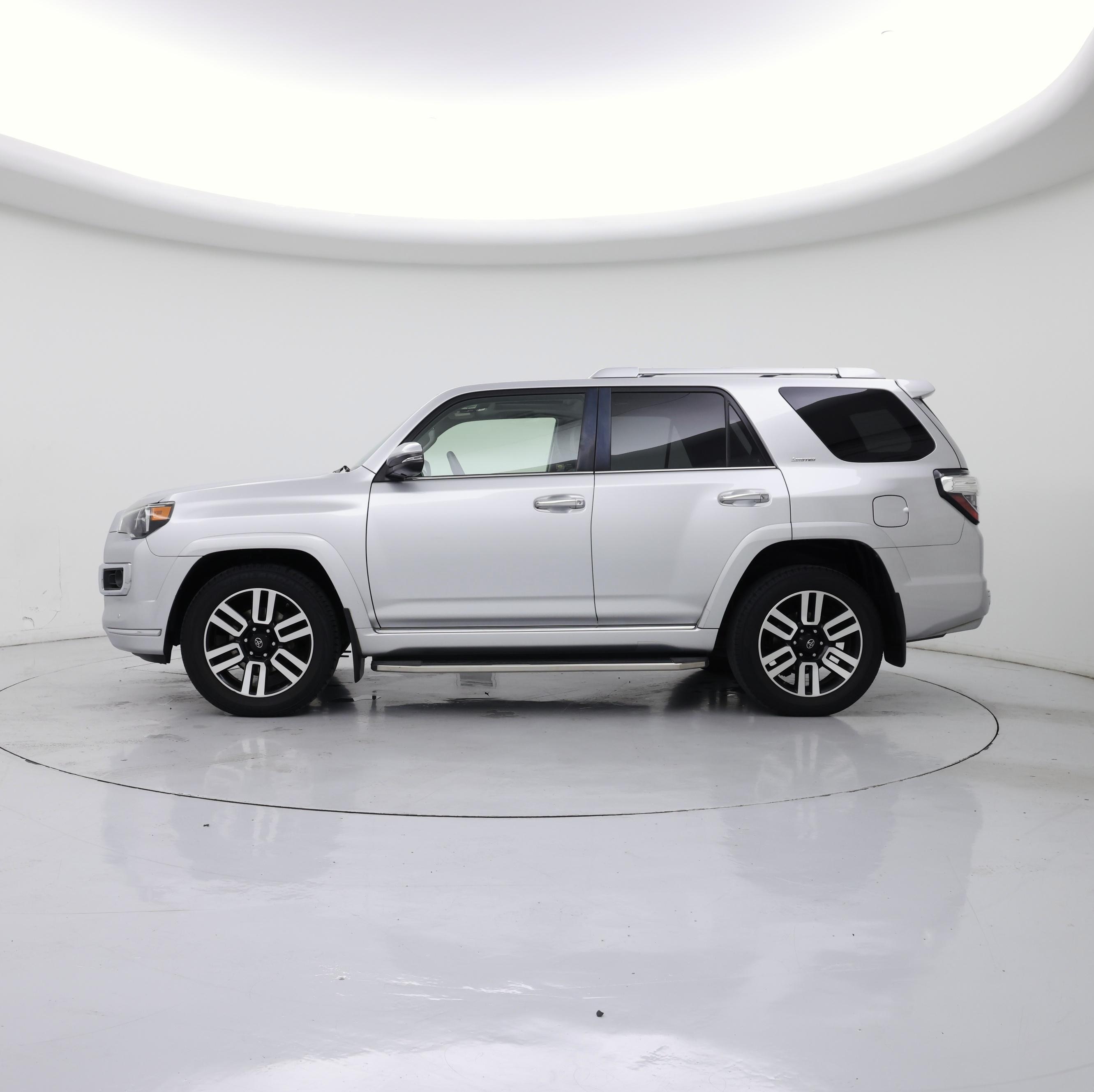 Thumbnail: 2020 Toyota 4Runner - 3