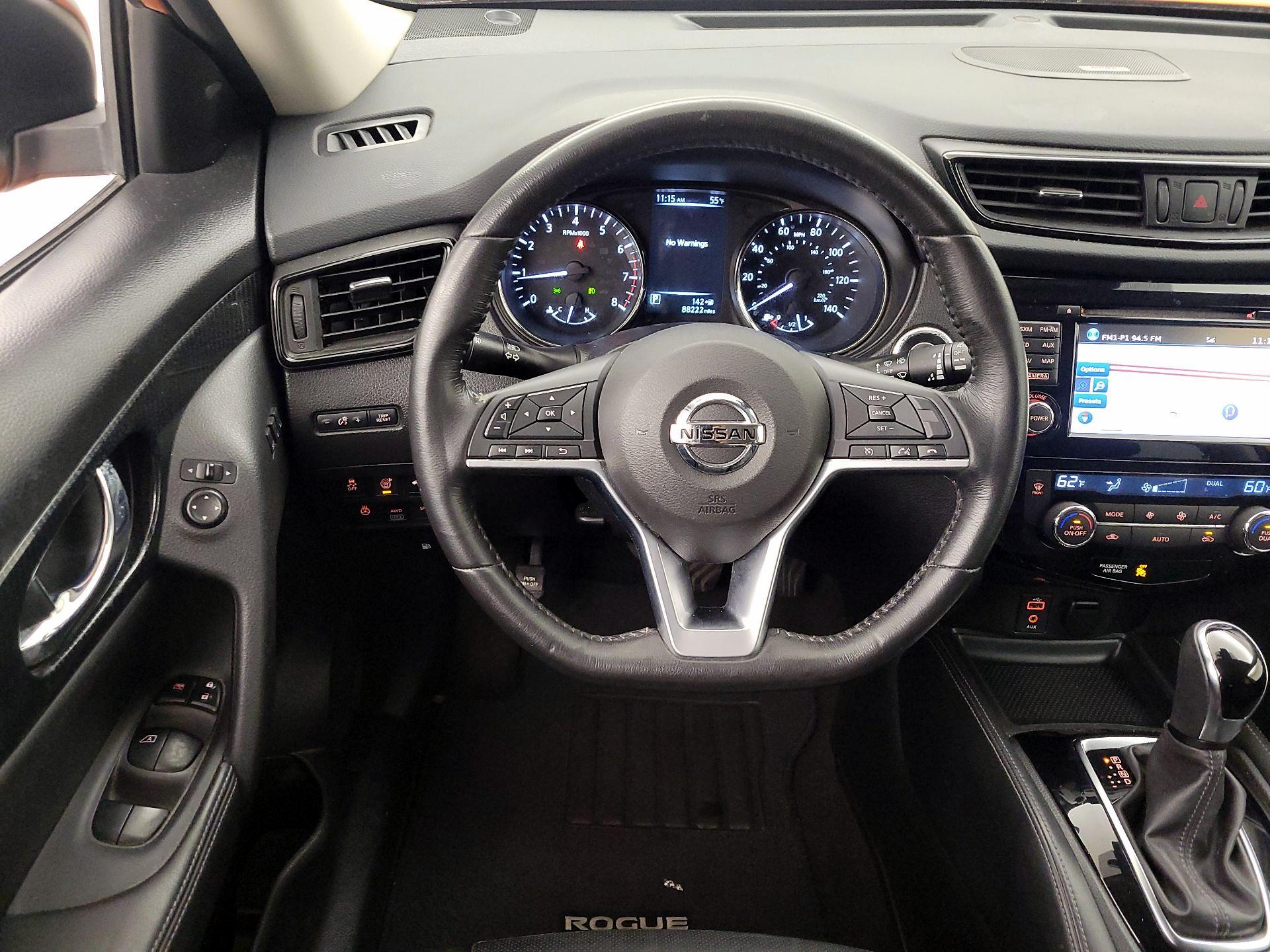 Thumbnail: 2017 Nissan Rogue - 10